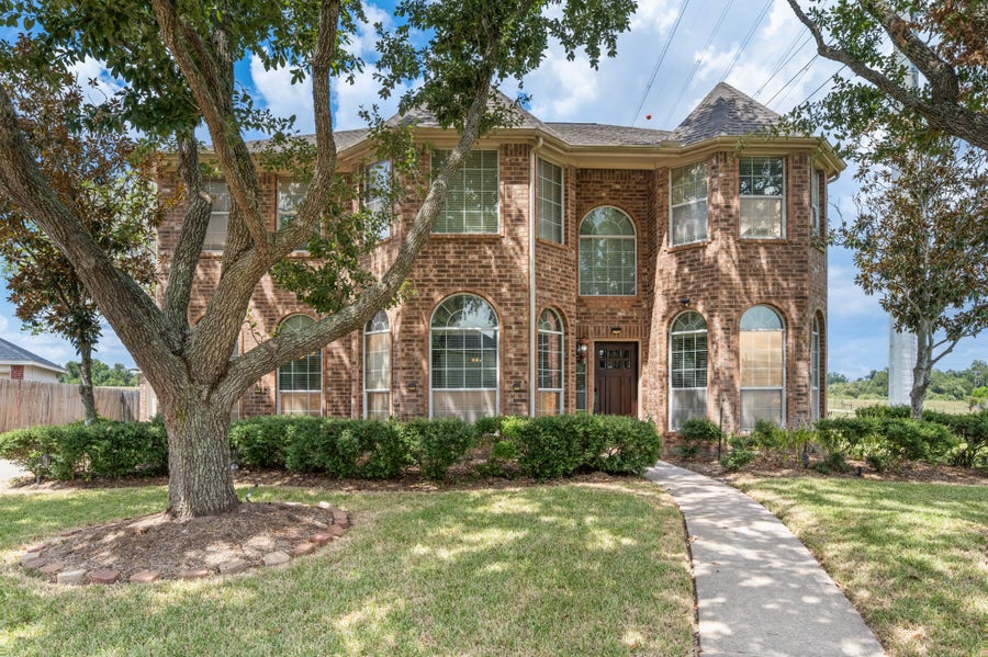 Property photo for 2902 Brannon Hill Lane, Sugar Land, TX