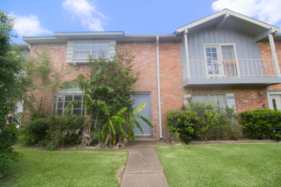 Property photo for 6393 S Briar Bayou Drive, Houston, TX