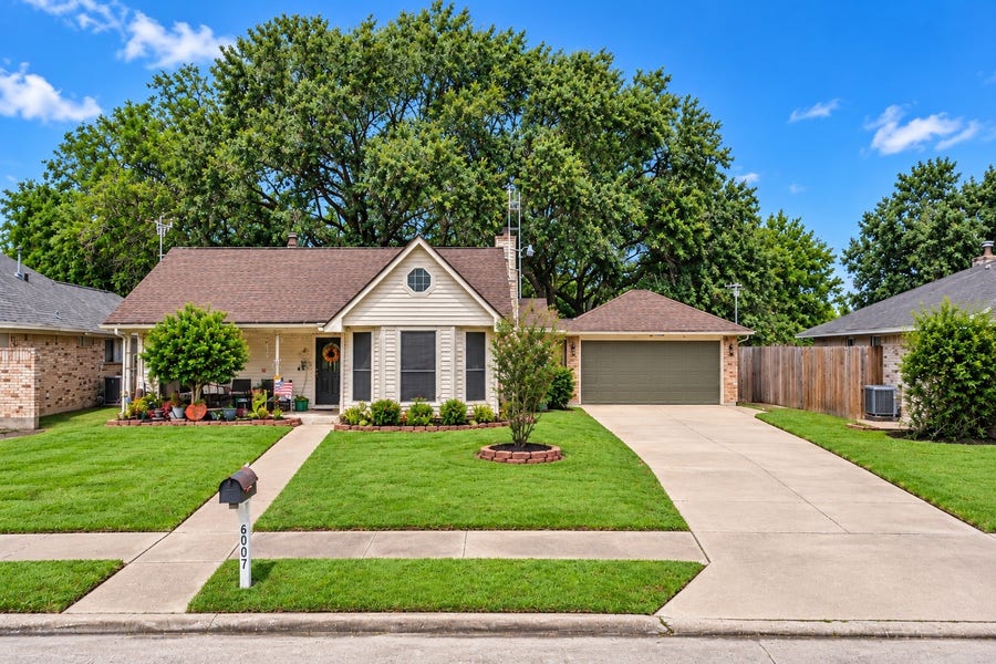 Property photo for 6007 Bee Hive Drive, Pasadena, TX