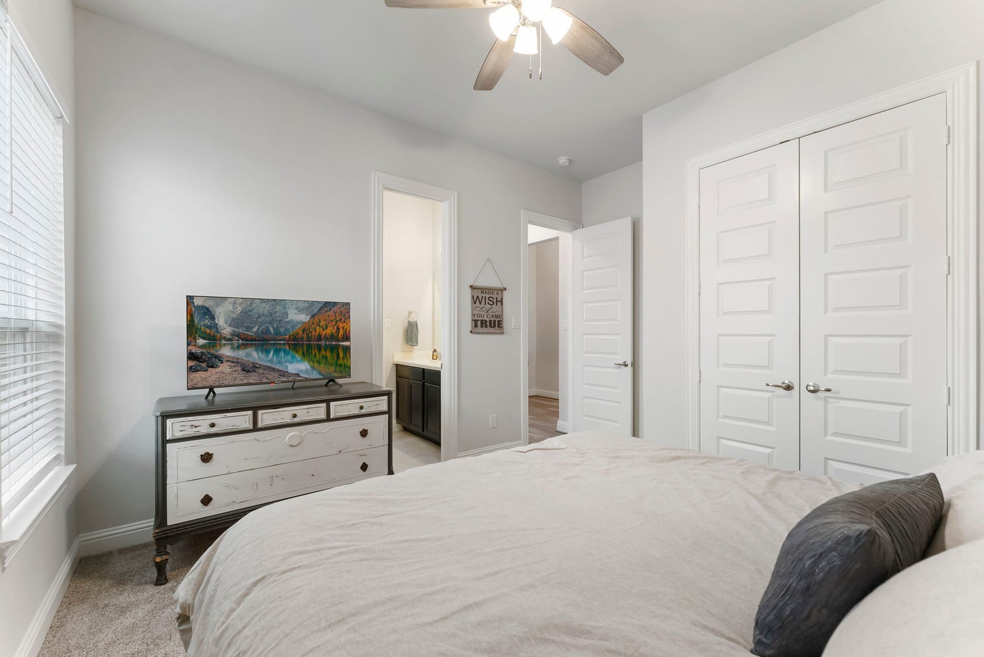 24307 Winter Lakes Drive, Katy, TX 77493 Secondary bedroom