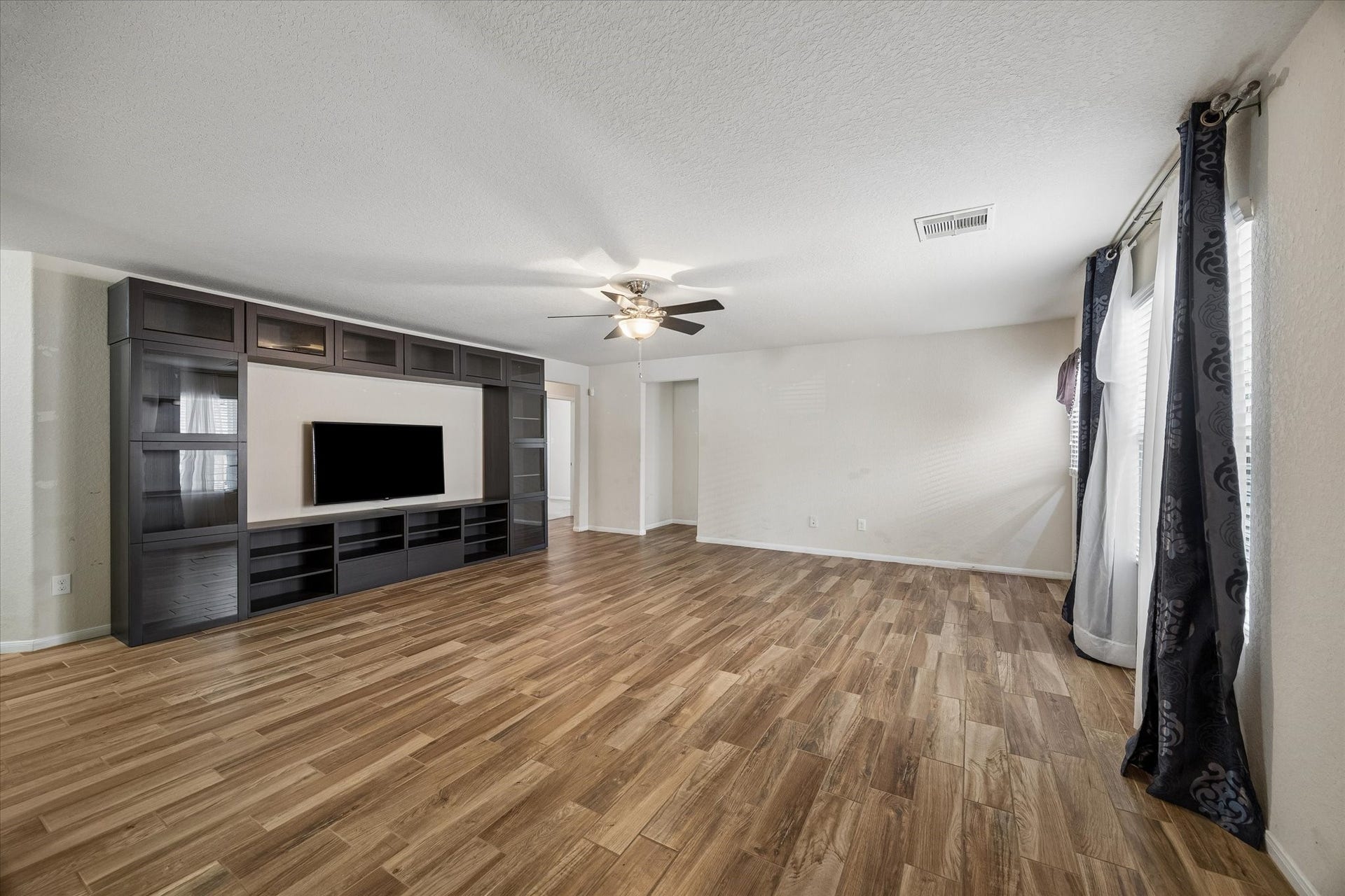 15643 Sheldon Ridge Way, Houston, TX 77044 15643 Sheldon Ridge Way, Houston, TX 77044