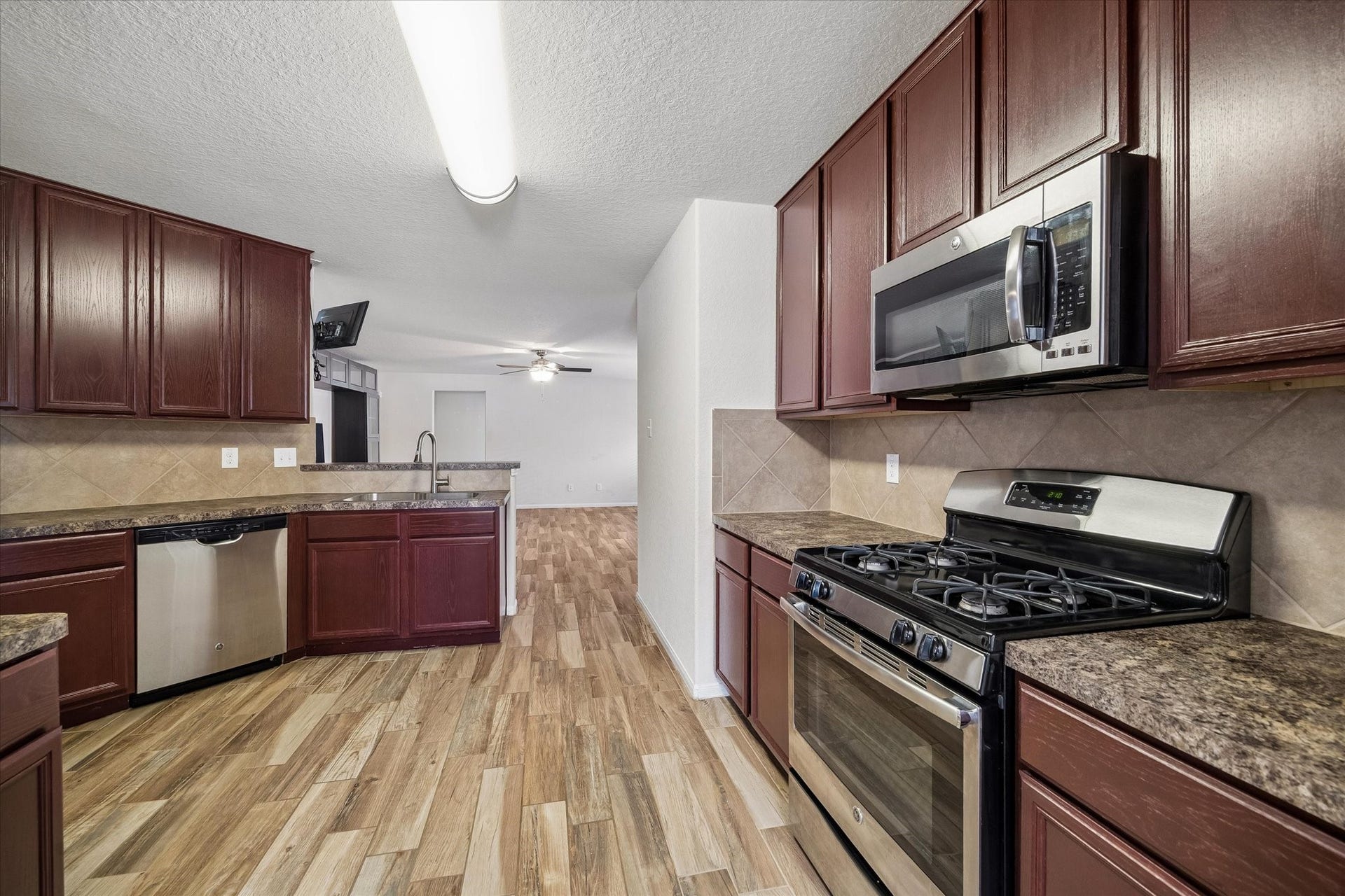 15643 Sheldon Ridge Way, Houston, TX 77044 15643 Sheldon Ridge Way, Houston, TX 77044
