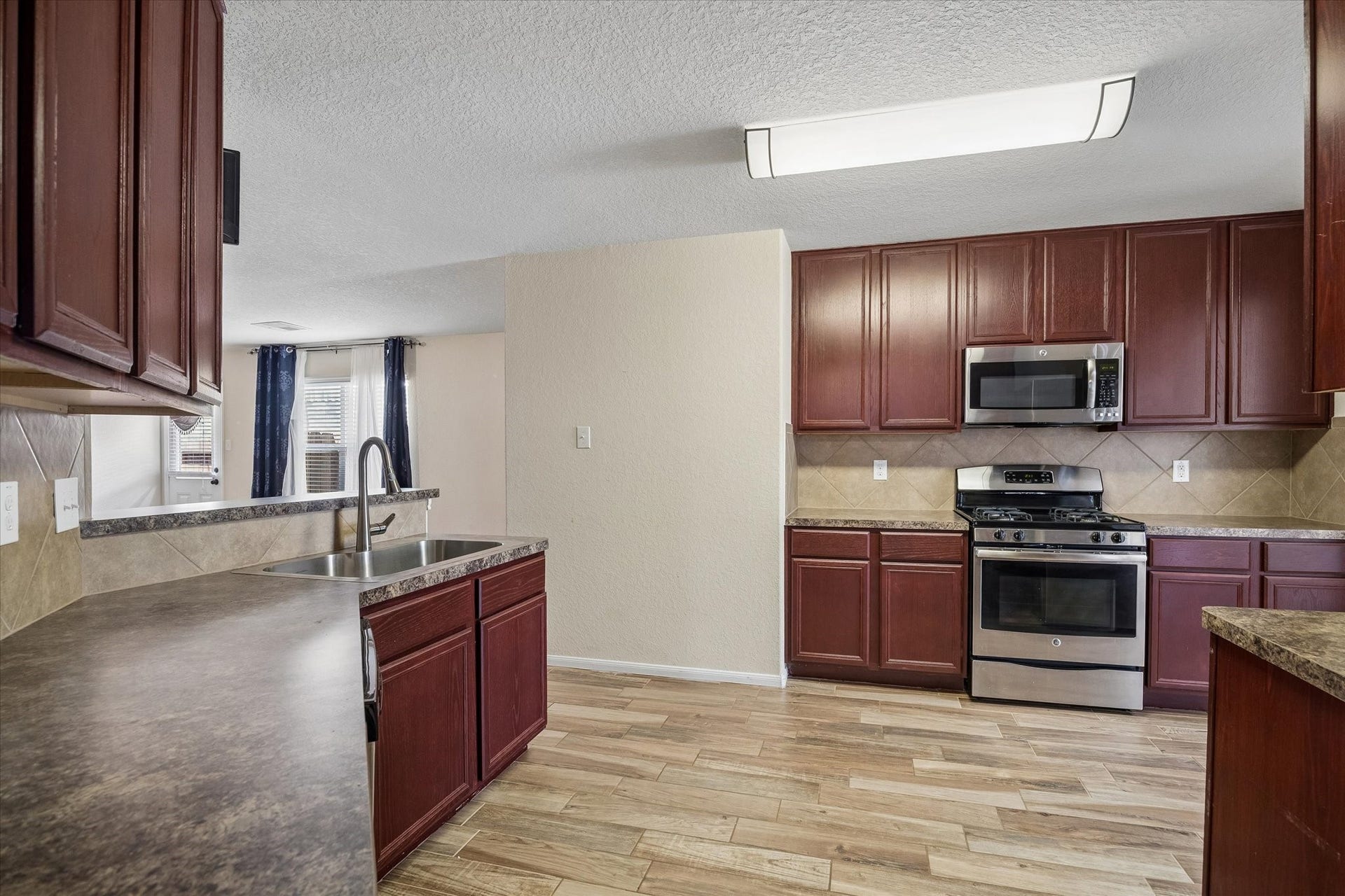 15643 Sheldon Ridge Way, Houston, TX 77044 15643 Sheldon Ridge Way, Houston, TX 77044