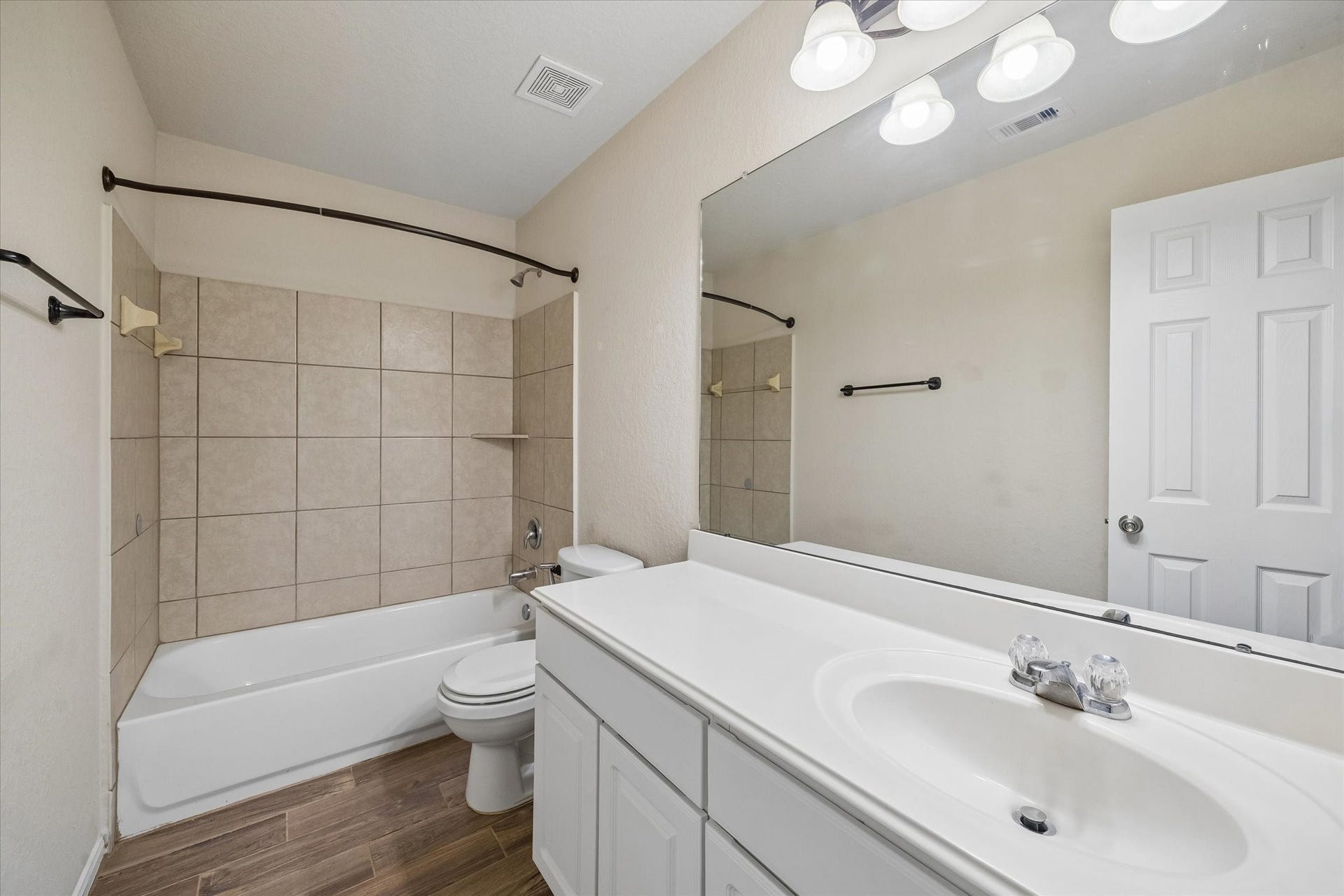 15643 Sheldon Ridge Way, Houston, TX 77044 15643 Sheldon Ridge Way, Houston, TX 77044