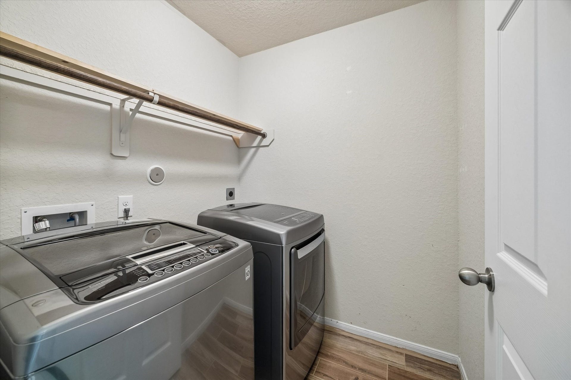 15643 Sheldon Ridge Way, Houston, TX 77044 15643 Sheldon Ridge Way, Houston, TX 77044