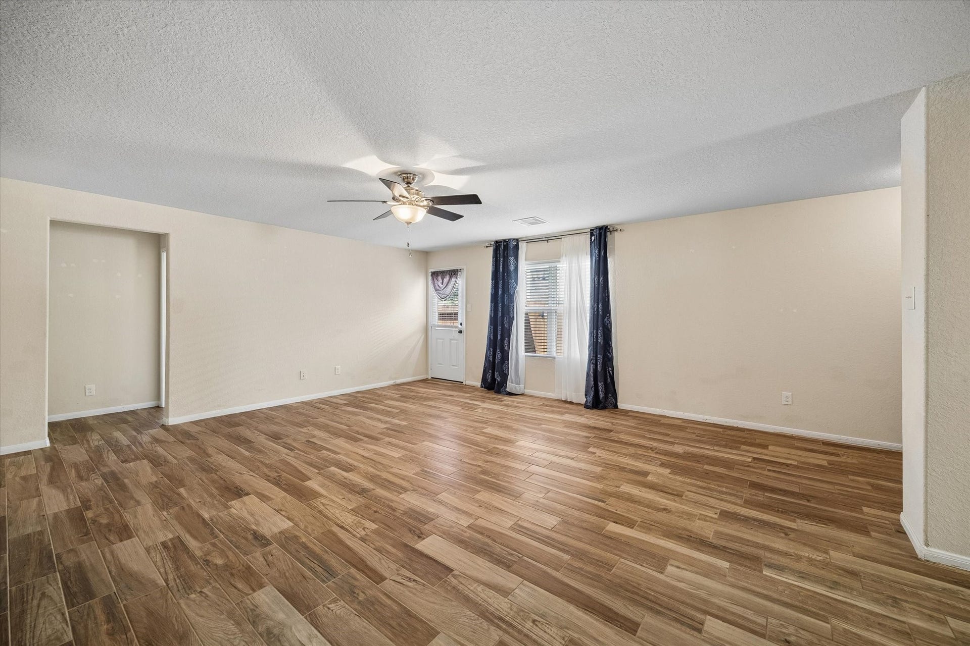 15643 Sheldon Ridge Way, Houston, TX 77044 15643 Sheldon Ridge Way, Houston, TX 77044