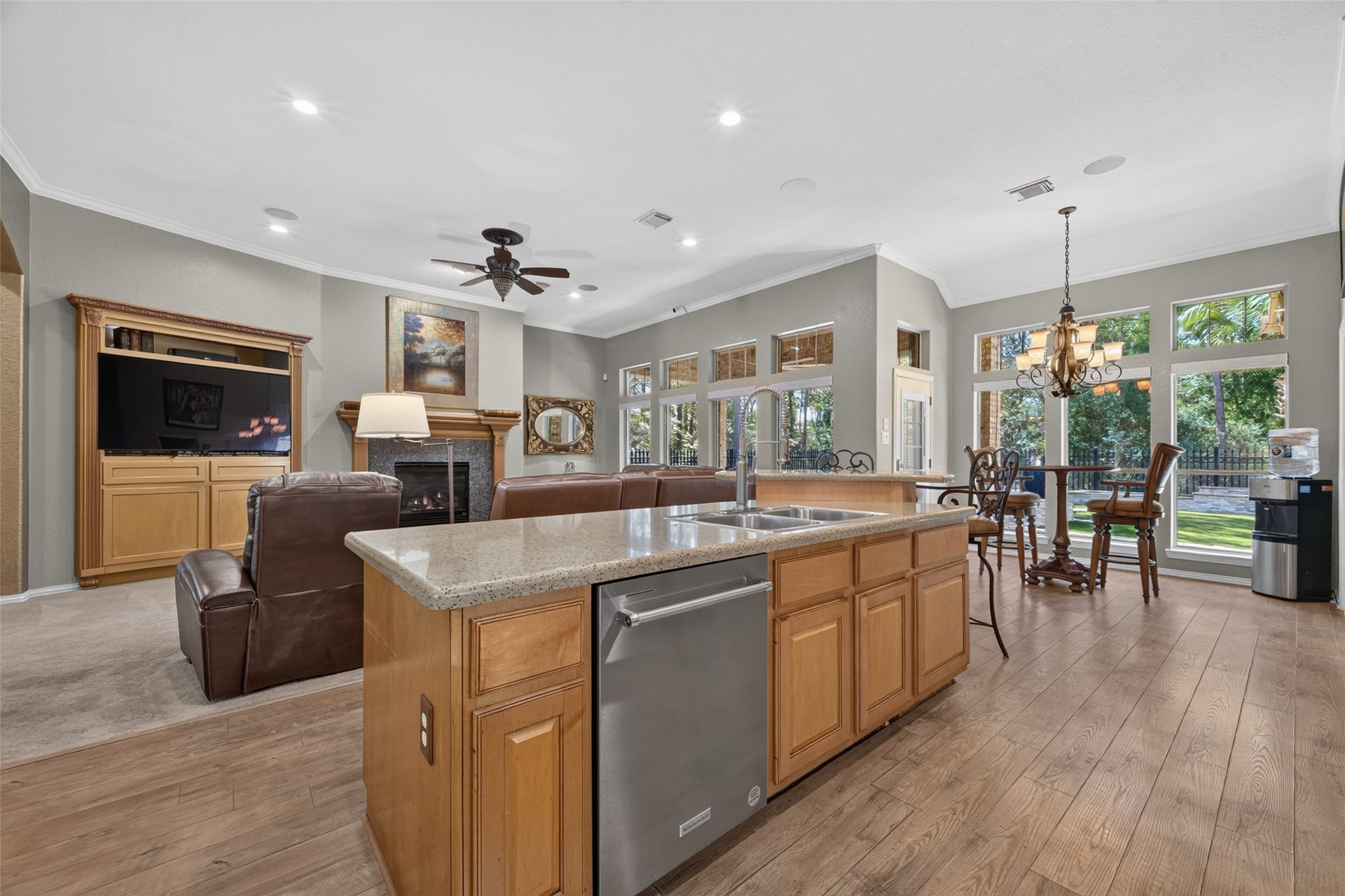 1811 Arbor Forest Trail, Houston, TX 77345 Kitchen open to family room