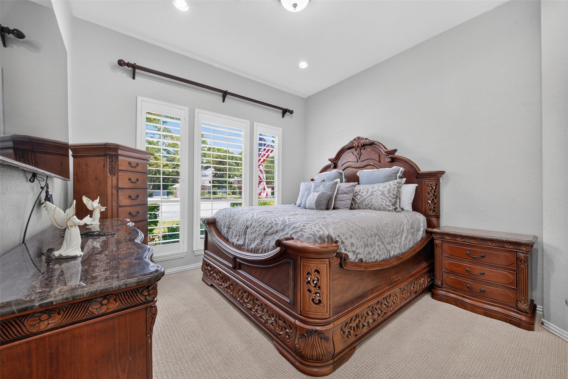 1811 Arbor Forest Trail, Houston, TX 77345 Guest bedroom 1