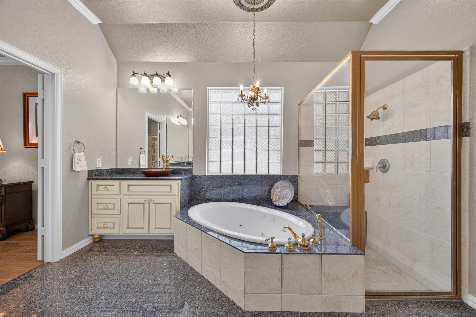 1811 Arbor Forest Trail, Houston, TX 77345 Primary bath