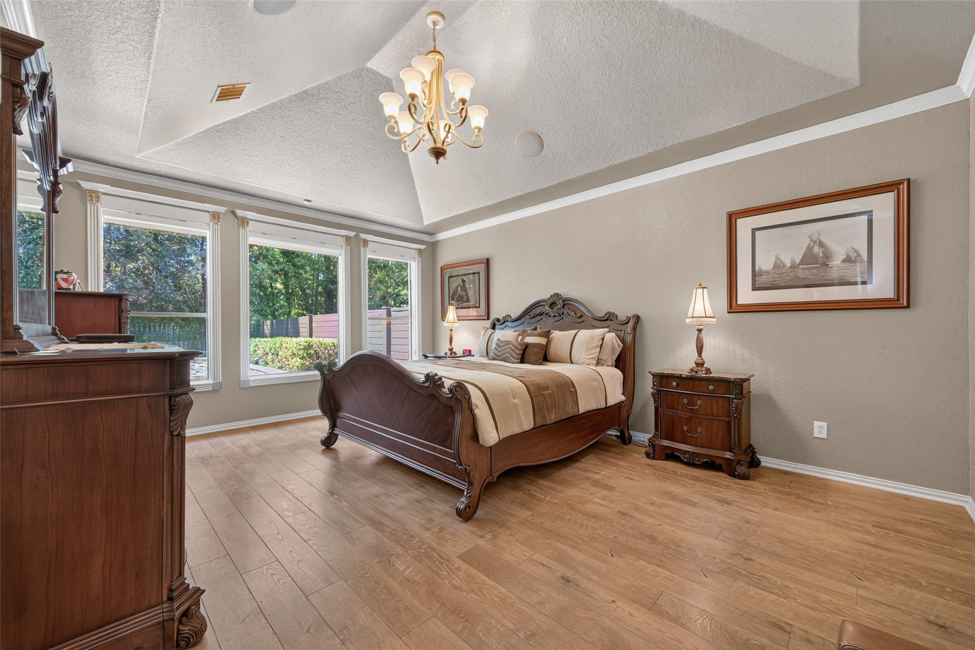 1811 Arbor Forest Trail, Houston, TX 77345 Primary suite