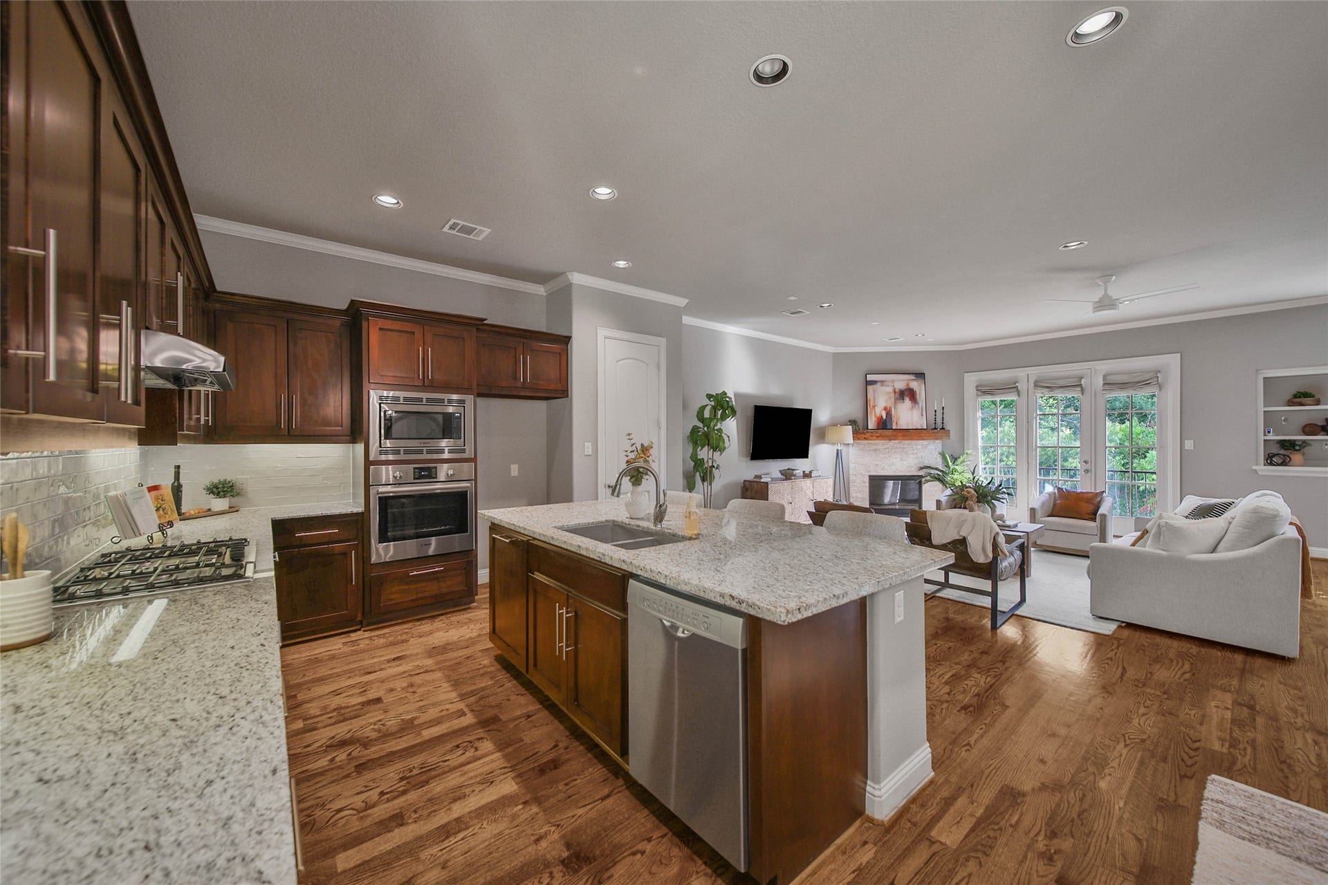 2401 Cohn Street, Houston, TX 77007 2401 Cohn Street, Houston, TX 77007