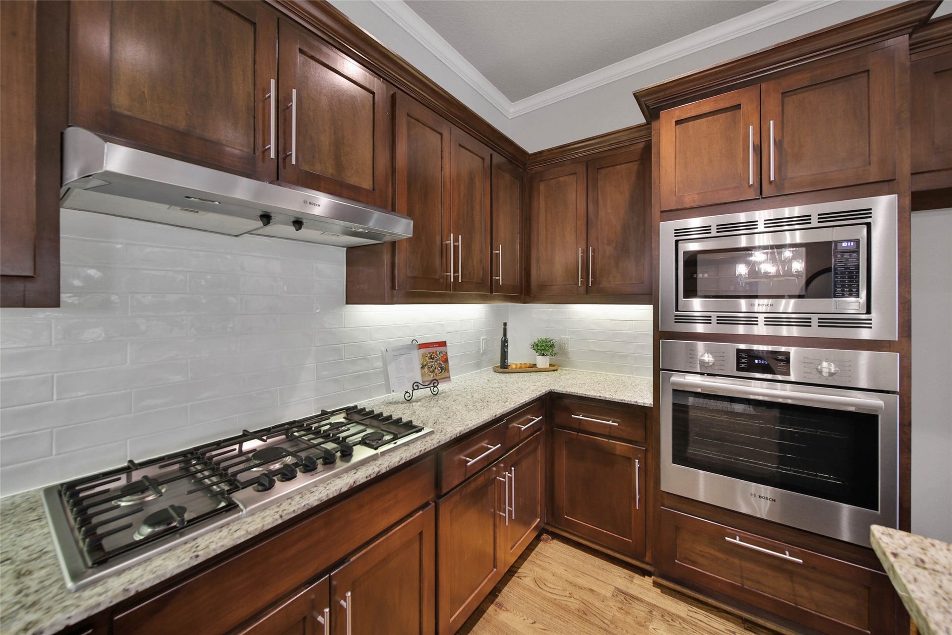 2401 Cohn Street, Houston, TX 77007 New tile backsplash in the kitchen