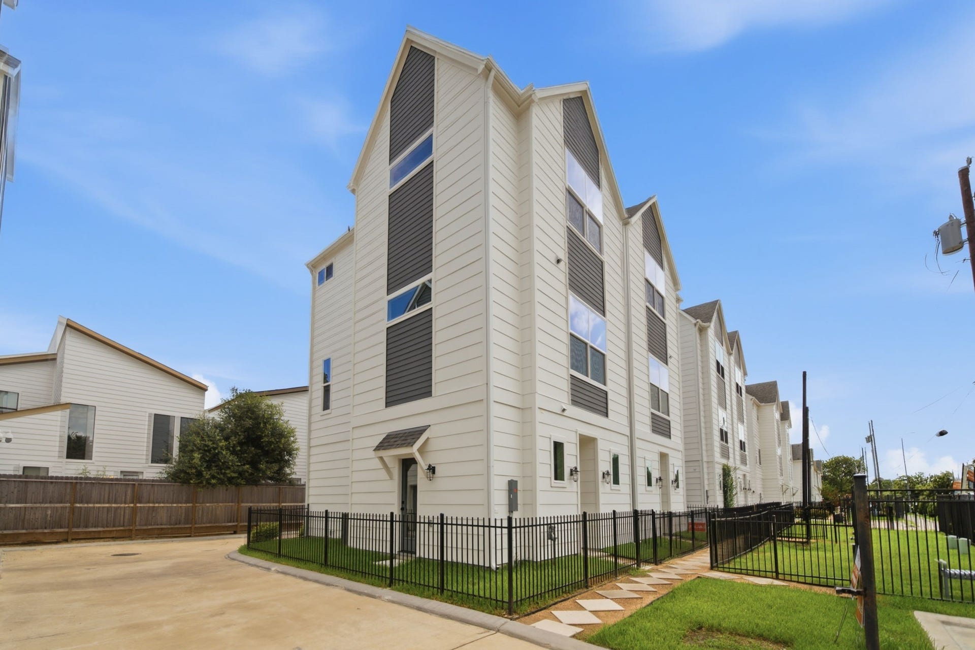 1648 W Tidwell Road, Houston, TX 77091 1648 W Tidwell Road, Houston, TX 77091