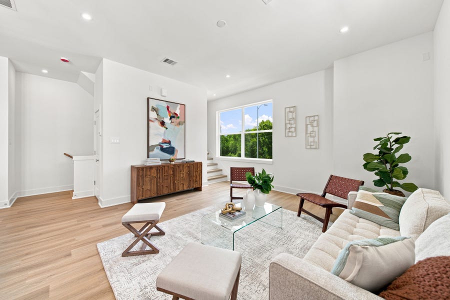Property photo for 1648 W Tidwell Road, Houston, TX