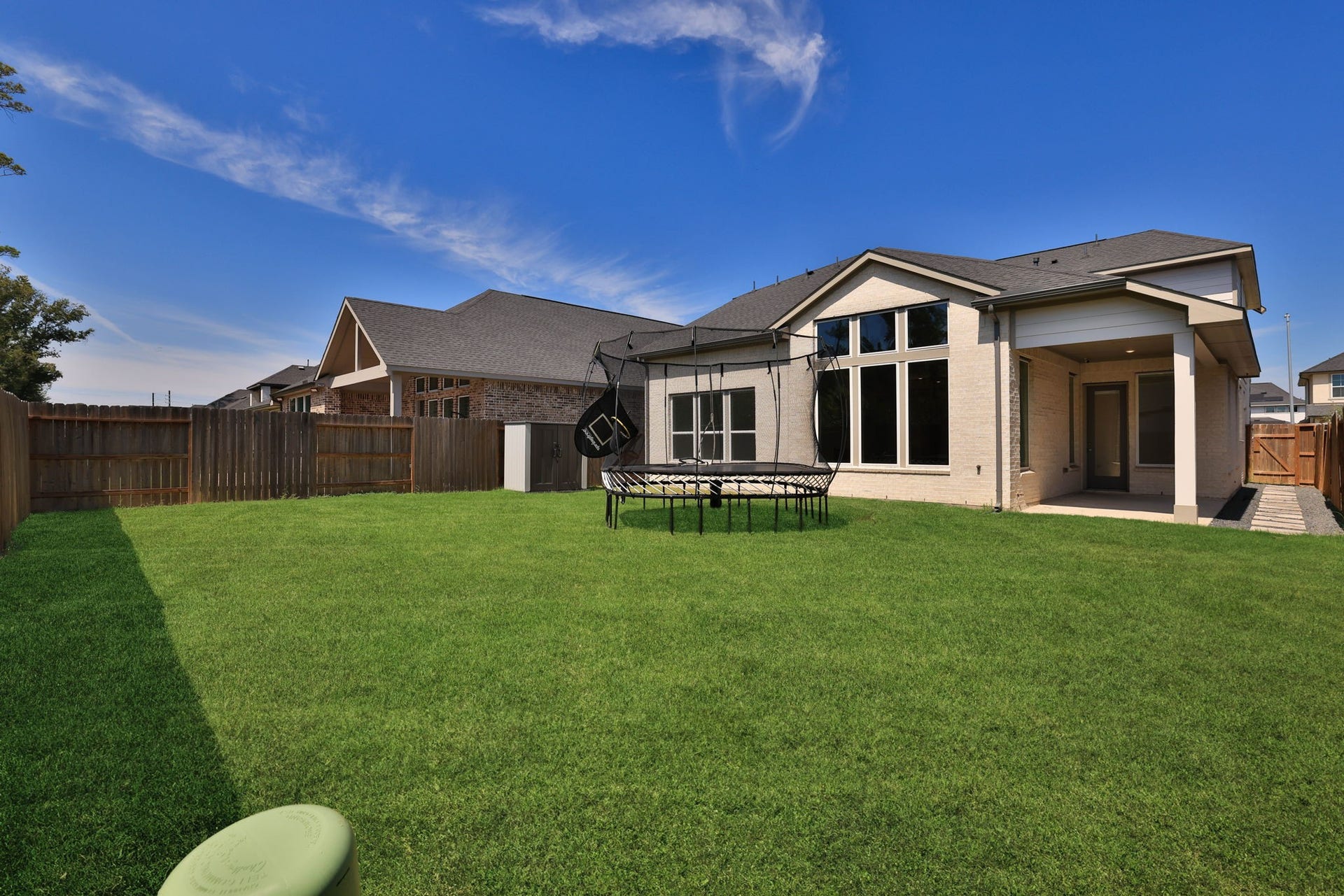 9211 Fury Landing Lane, Tomball, TX 77375 Lots of room to run in this back yard!