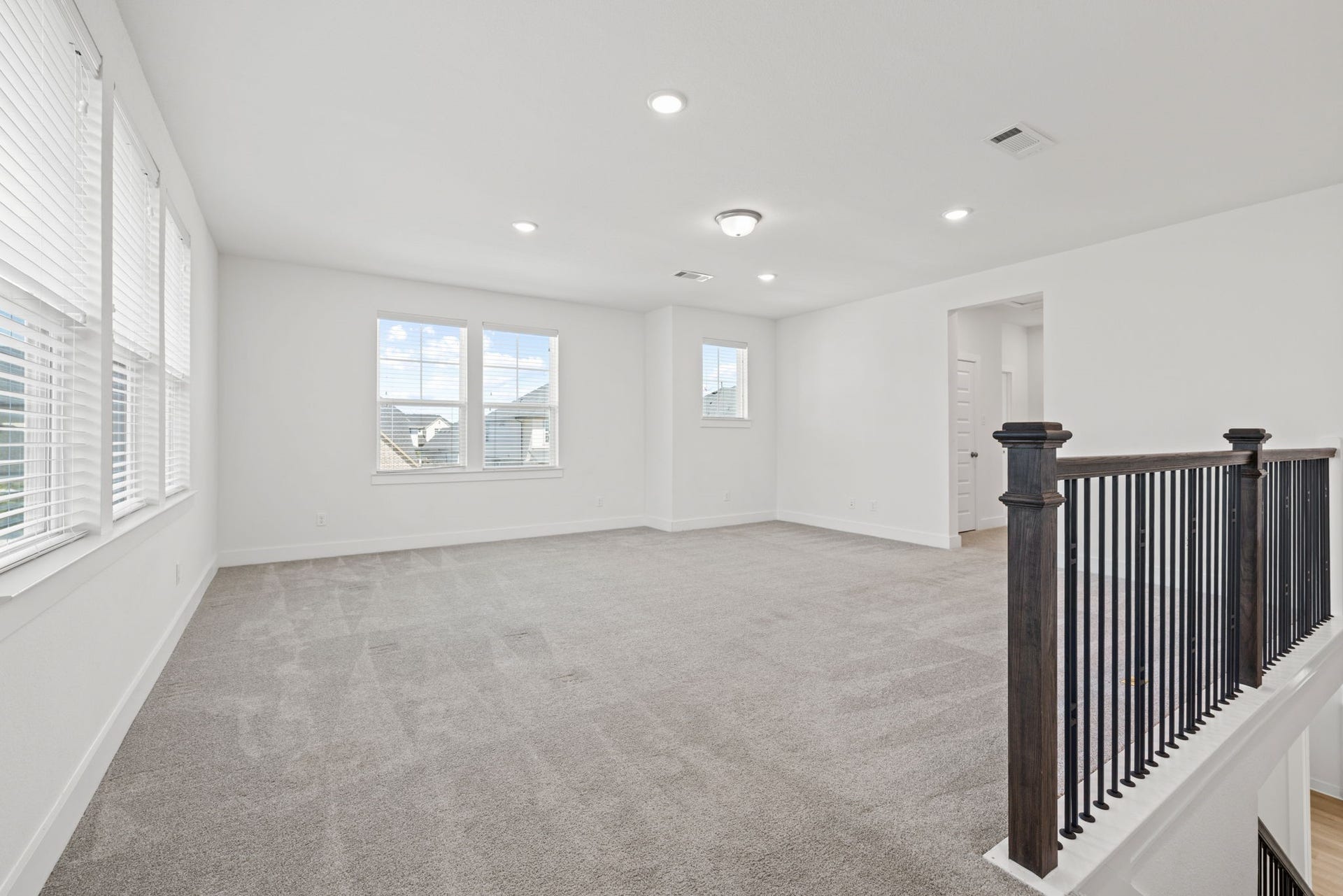 9211 Fury Landing Lane, Tomball, TX 77375 Huge gameroom for those fun family game nights!