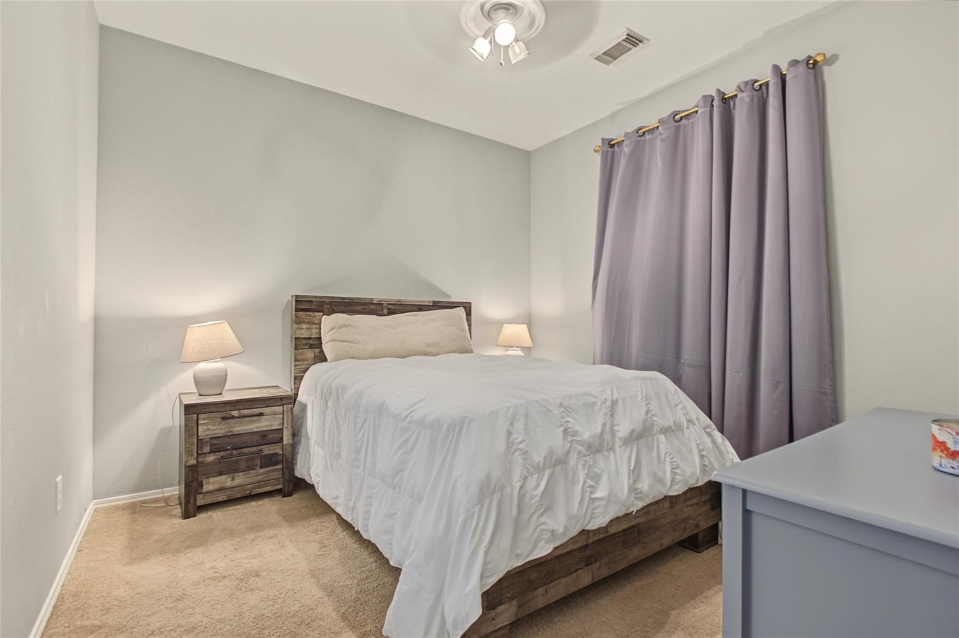 19 E Sundance Circle, The Woodlands, TX 77382 19 E Sundance Circle, The Woodlands, TX 77382