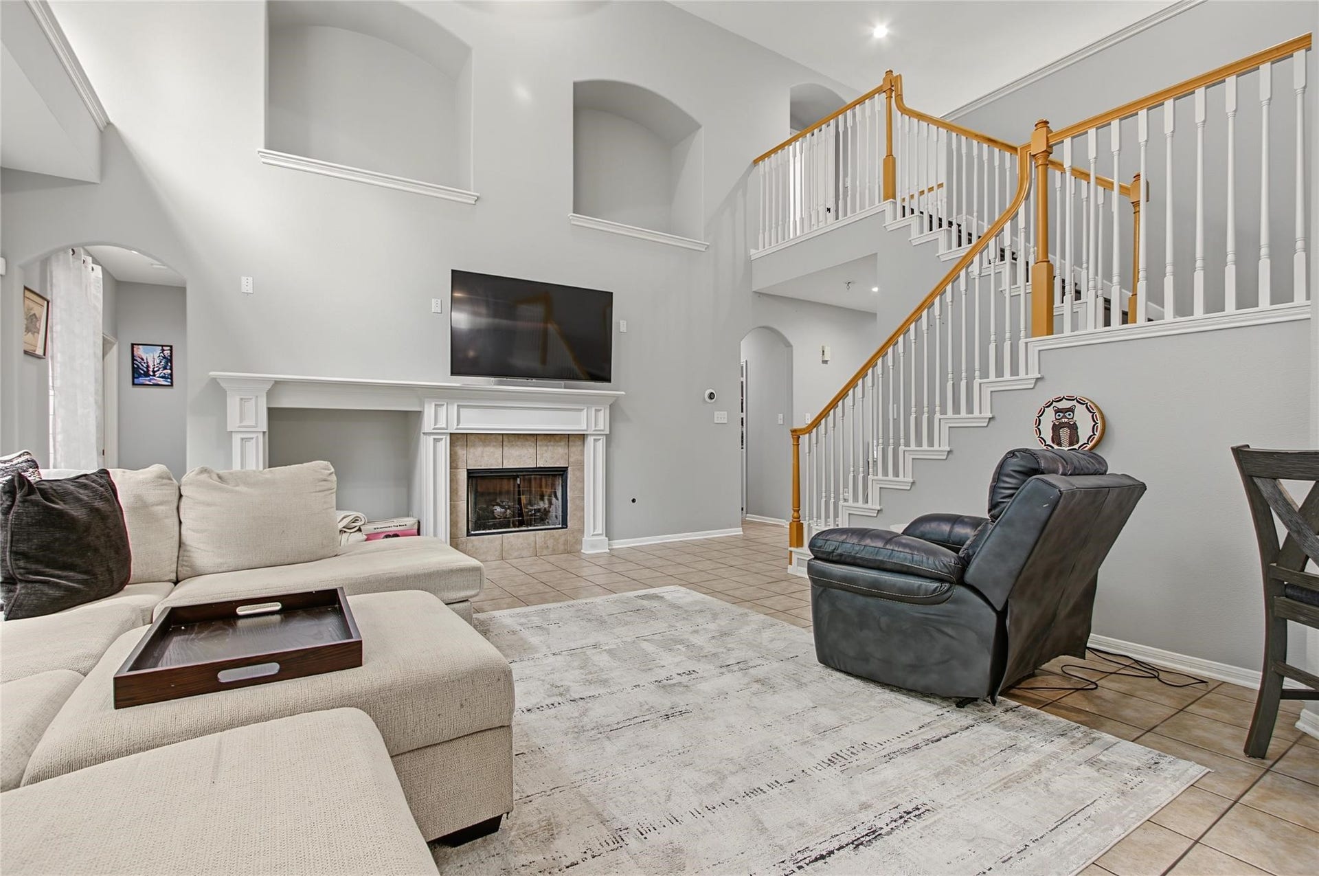 19 E Sundance Circle, The Woodlands, TX 77382 19 E Sundance Circle, The Woodlands, TX 77382