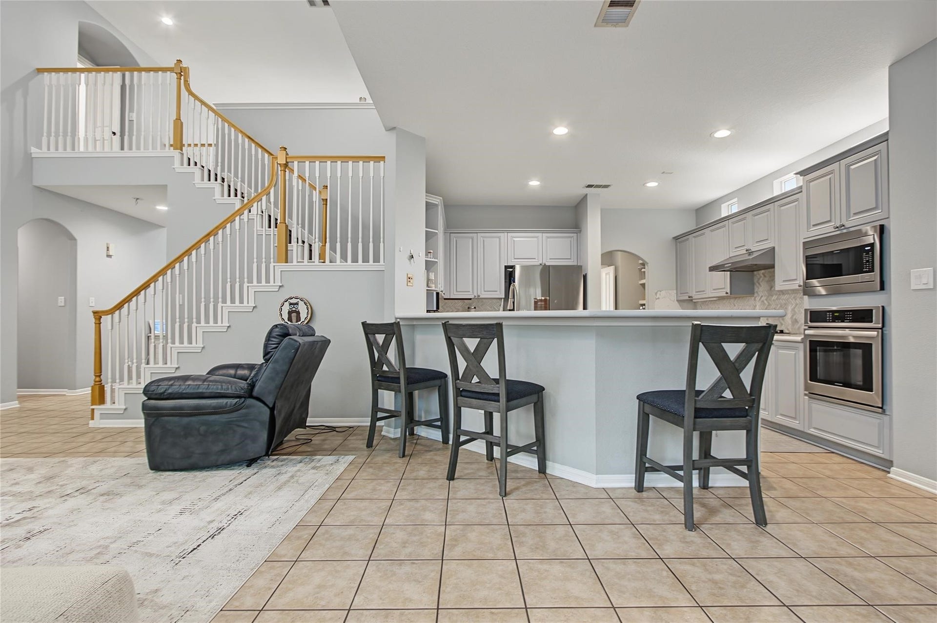 19 E Sundance Circle, The Woodlands, TX 77382 19 E Sundance Circle, The Woodlands, TX 77382