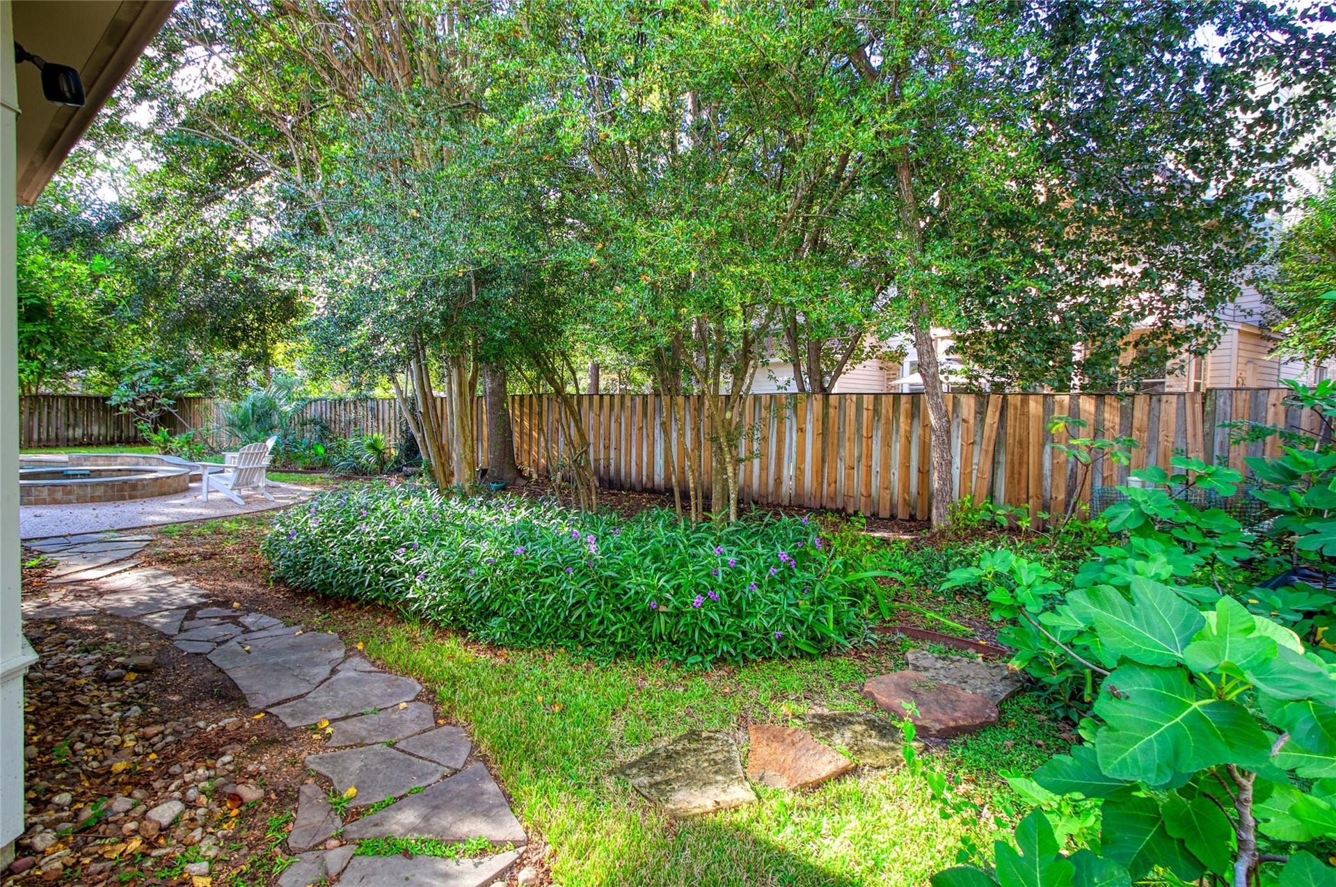 19 E Sundance Circle, The Woodlands, TX 77382 19 E Sundance Circle, The Woodlands, TX 77382