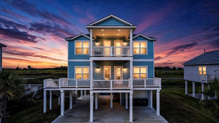 Property photo for 14206 Treasure Court, Galveston, TX