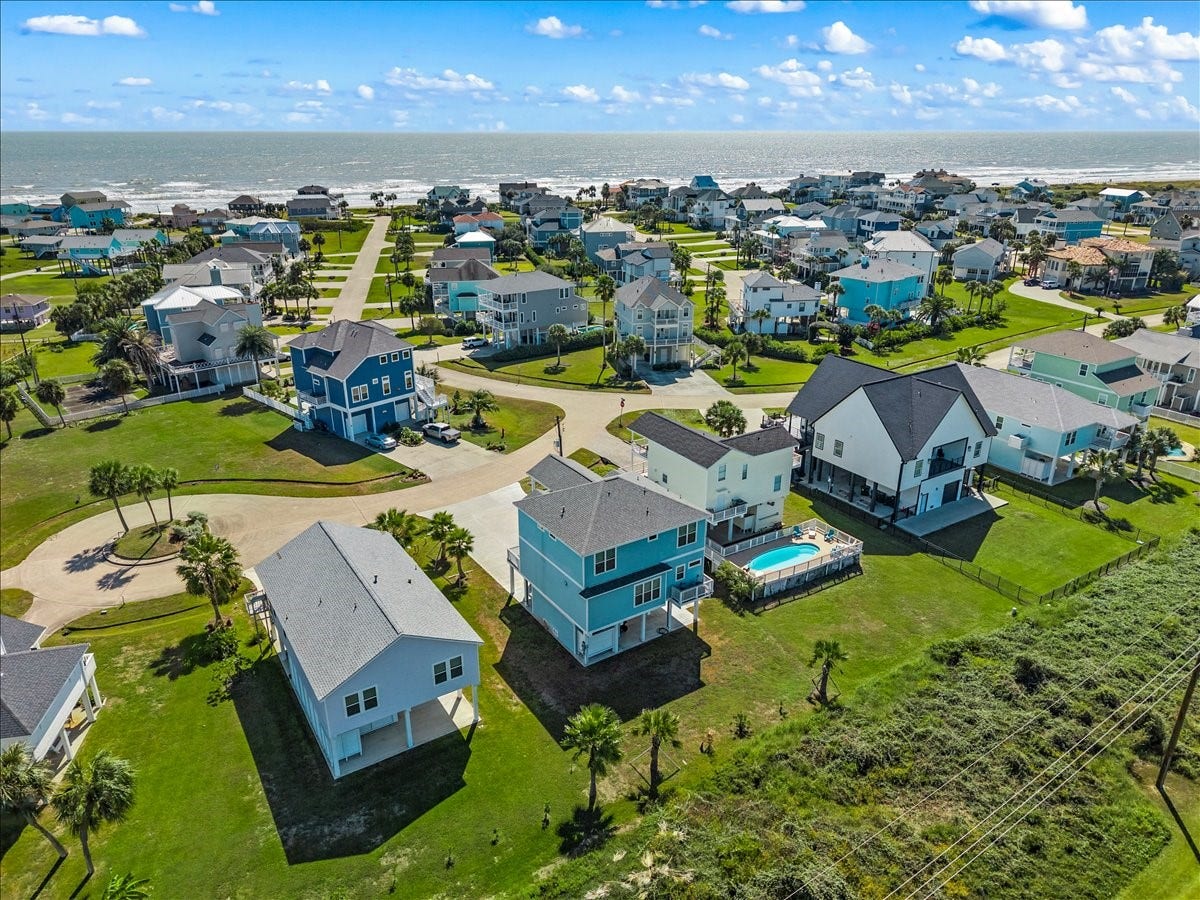 14206 Treasure Court, Galveston, TX 77554 Location in relation to beach (Day)
