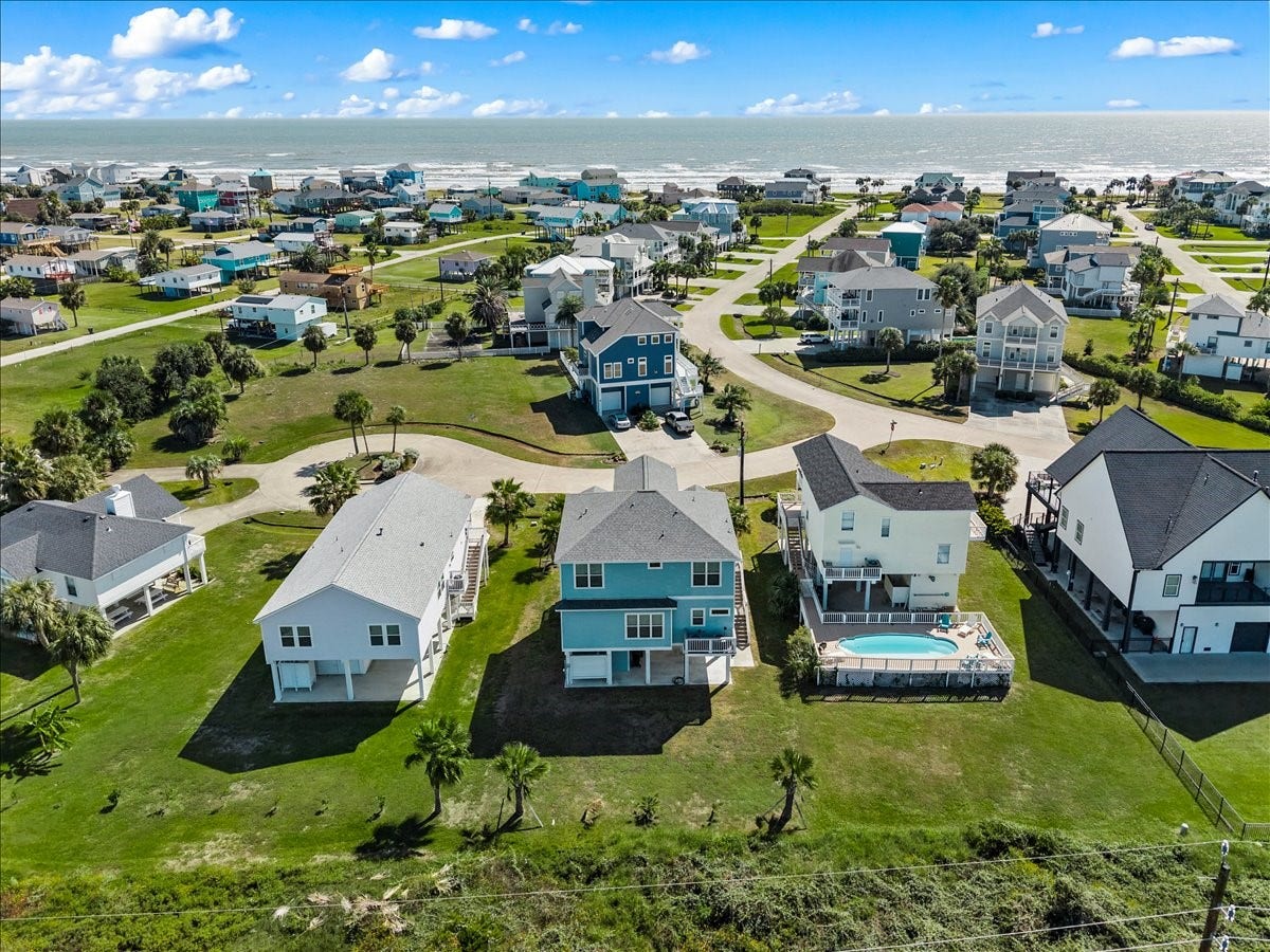 14206 Treasure Court, Galveston, TX 77554 Backyard