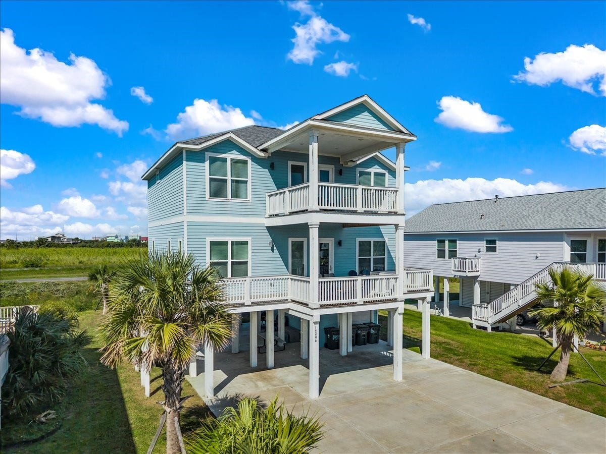 14206 Treasure Court, Galveston, TX 77554 West side street view
