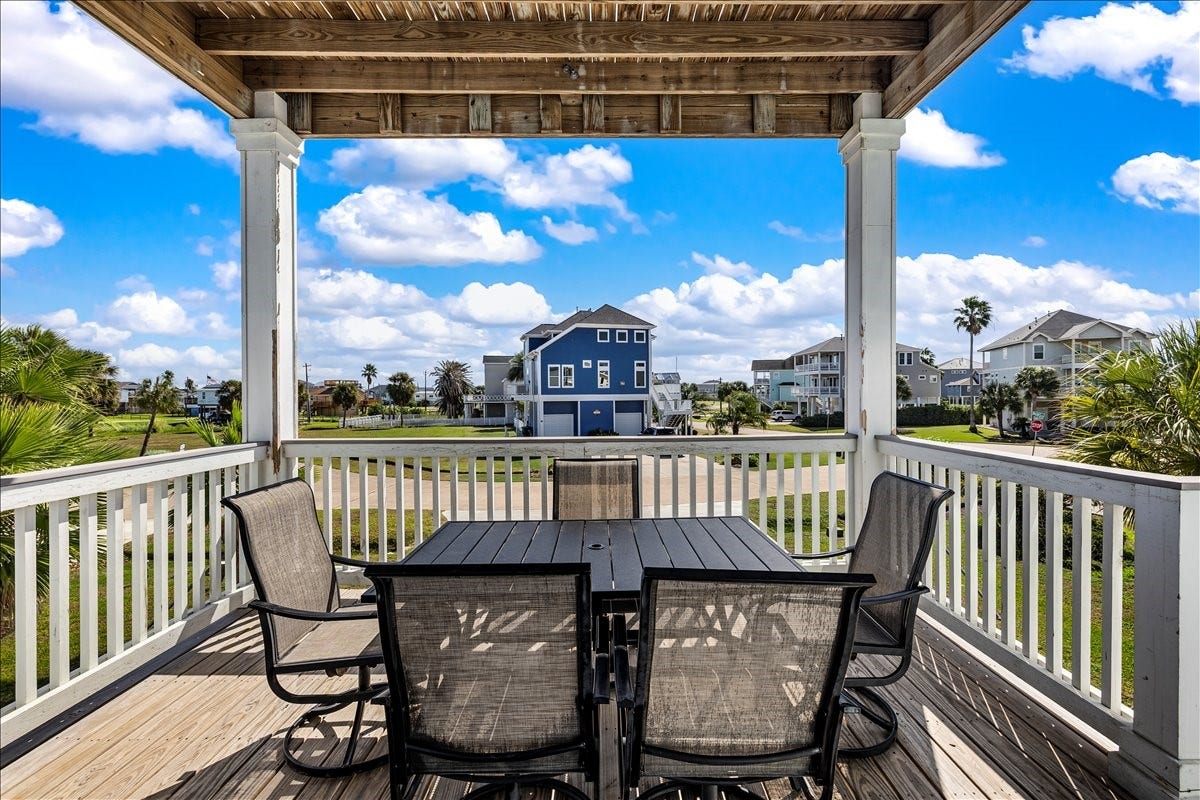 14206 Treasure Court, Galveston, TX 77554 First floor Balcony seating