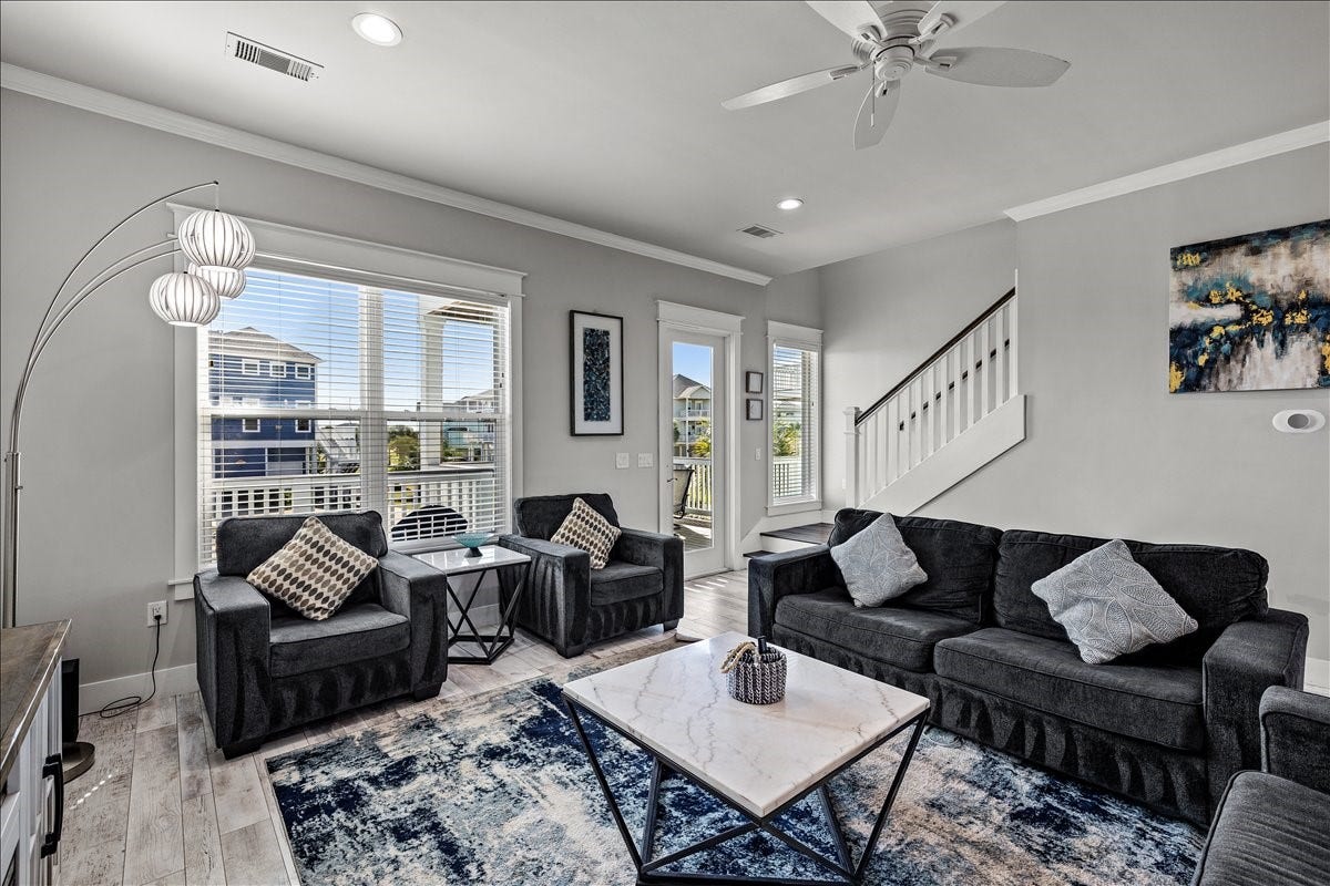 14206 Treasure Court, Galveston, TX 77554 Living Room (3)
