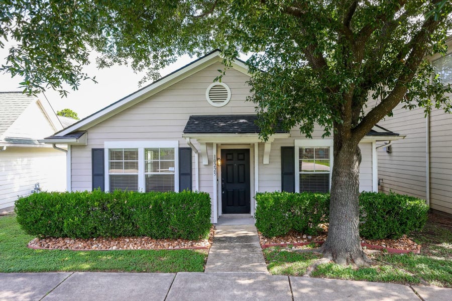 Property photo for 10225 Farrell Drive, Houston, TX