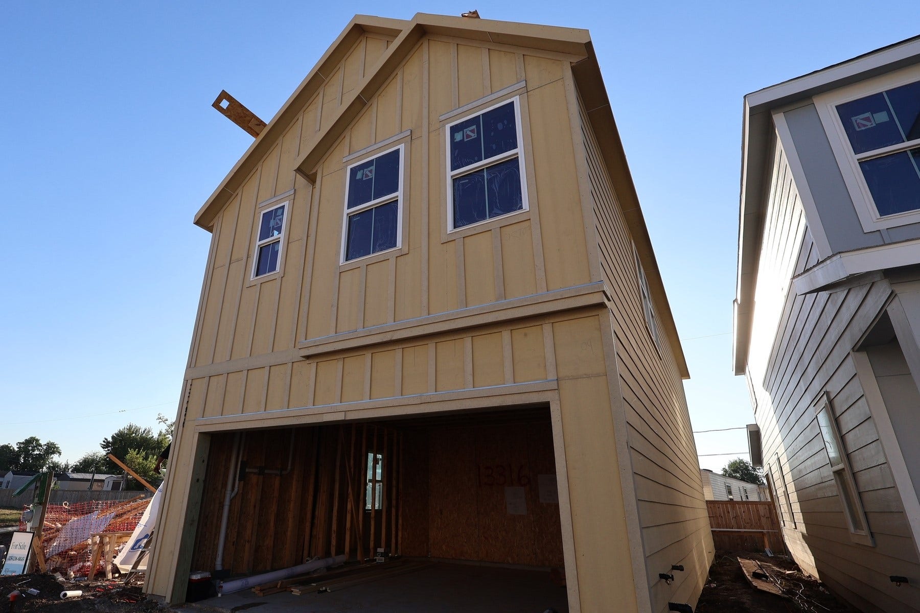 13316 Leon Hollow Lane, Houston, TX 77048 Two-story home with 3 bedrooms, 2.5 baths and 2 car garage