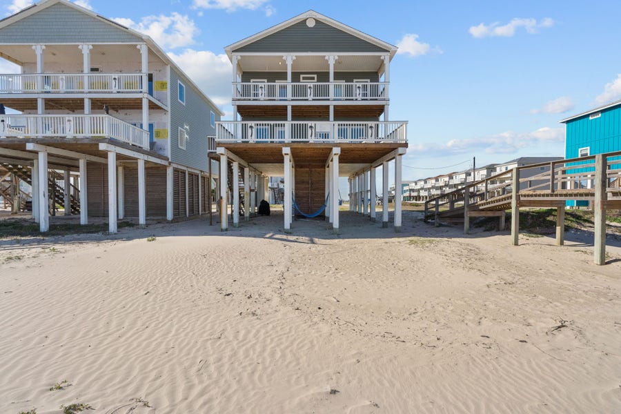 Property photo for 103 W Palm Street, Surfside Beach, TX