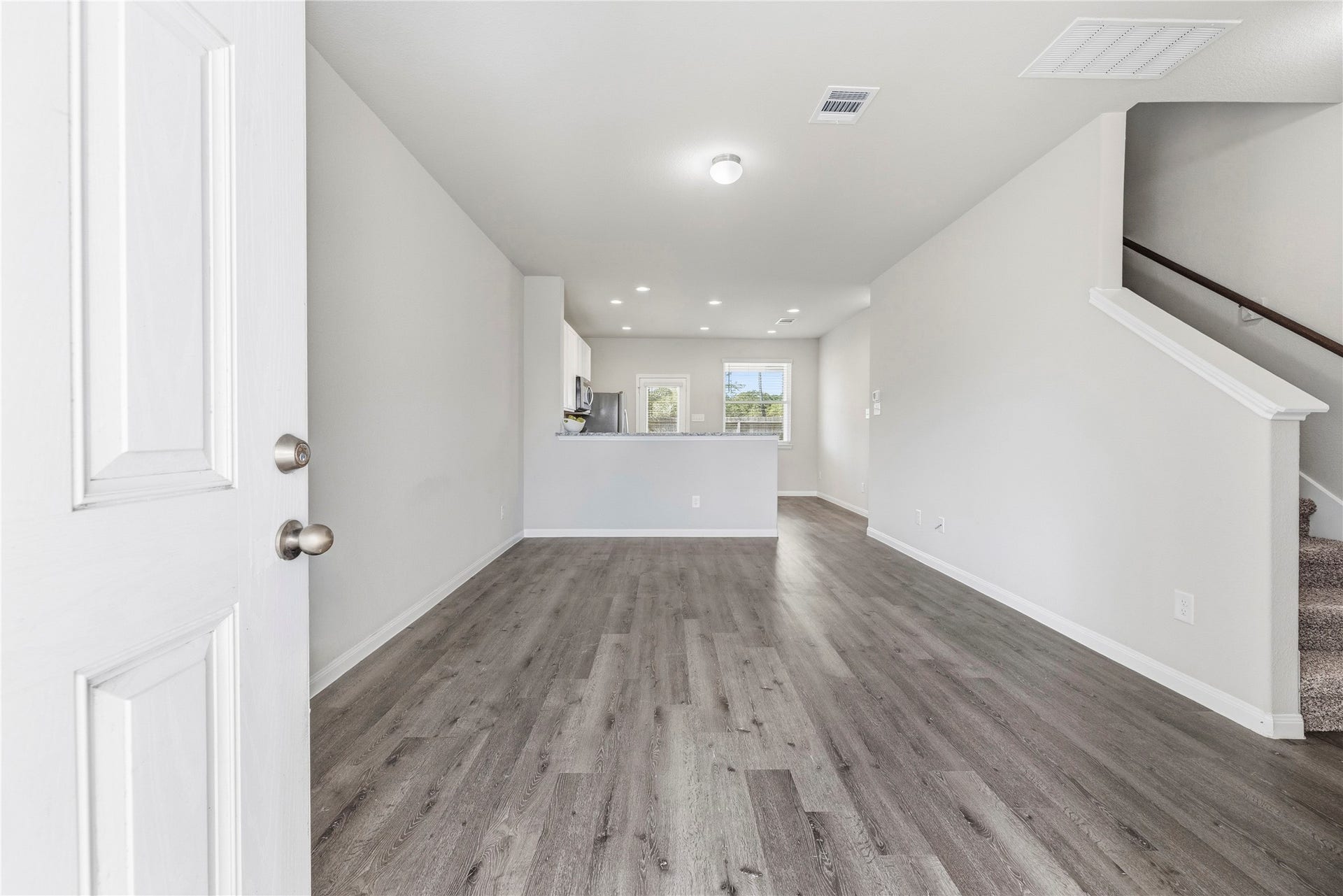 2276 Raider Drive, Conroe, TX 77301 Spacious open concept living.