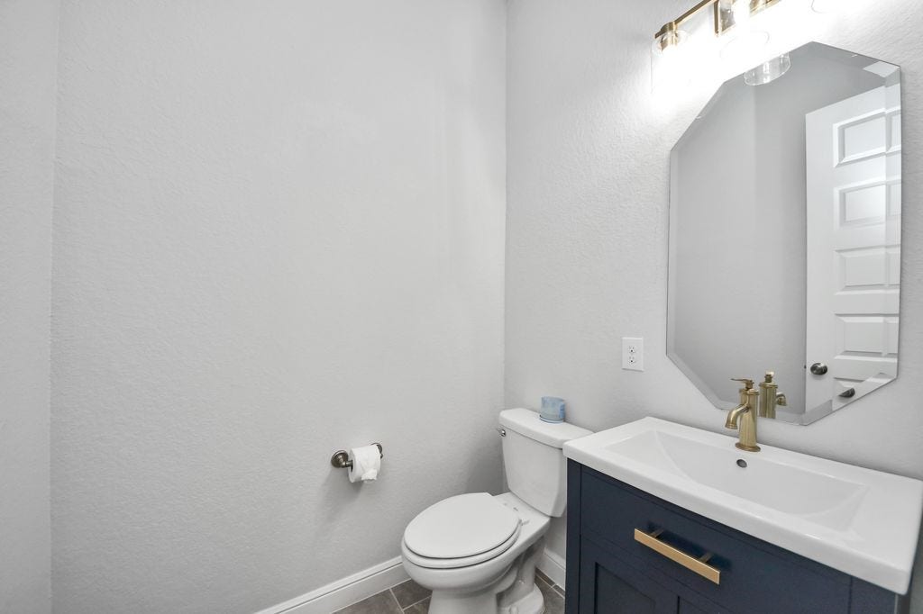 4035 Ashland Woods Drive, Spring, TX 77386 Formal powder room.