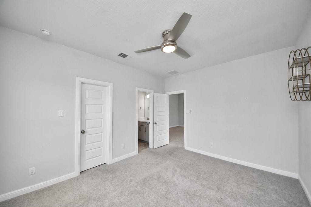 4035 Ashland Woods Drive, Spring, TX 77386 Third bedroom upstairs with access to Jack & Jill bath.
