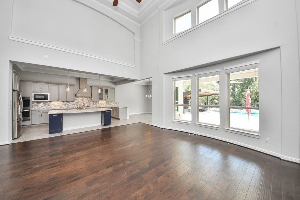 4035 Ashland Woods Drive, Spring, TX 77386 Walls of windows provide tons of natural light!
