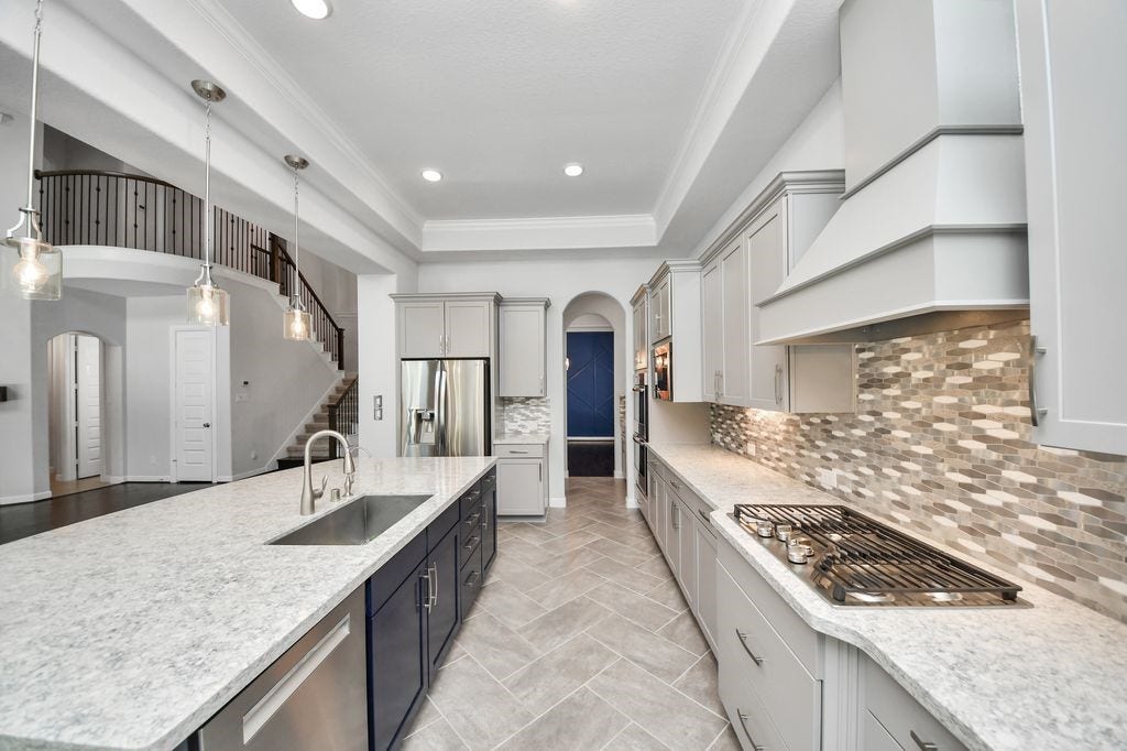 4035 Ashland Woods Drive, Spring, TX 77386 5 burner gas grill and a brand-new Bosch dishwasher!
