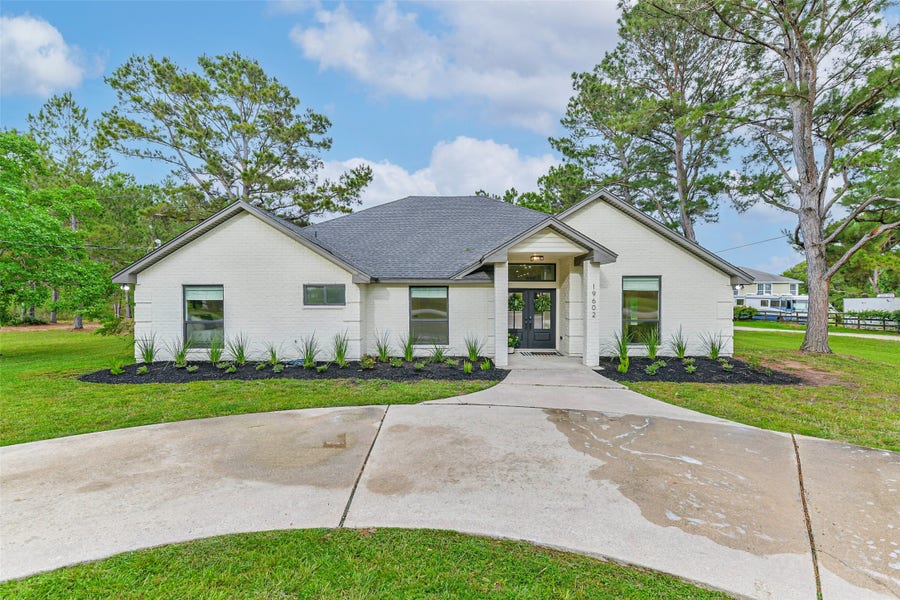 Property photo for 19602 Robeck Street, Tomball, TX