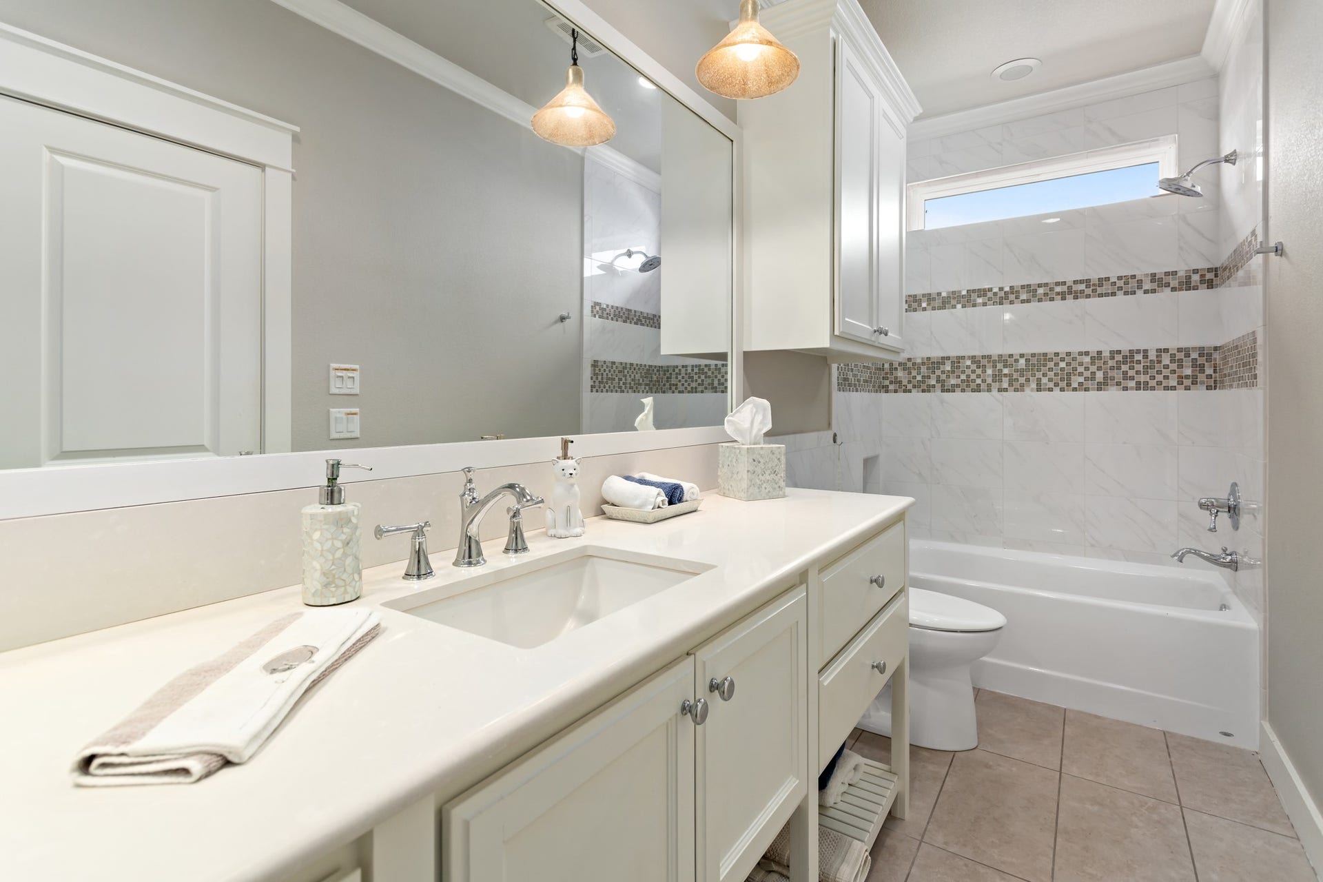 2130 Gulf, Crystal Beach, TX 77650 2130 Gulf, Crystal Beach, TX 77650