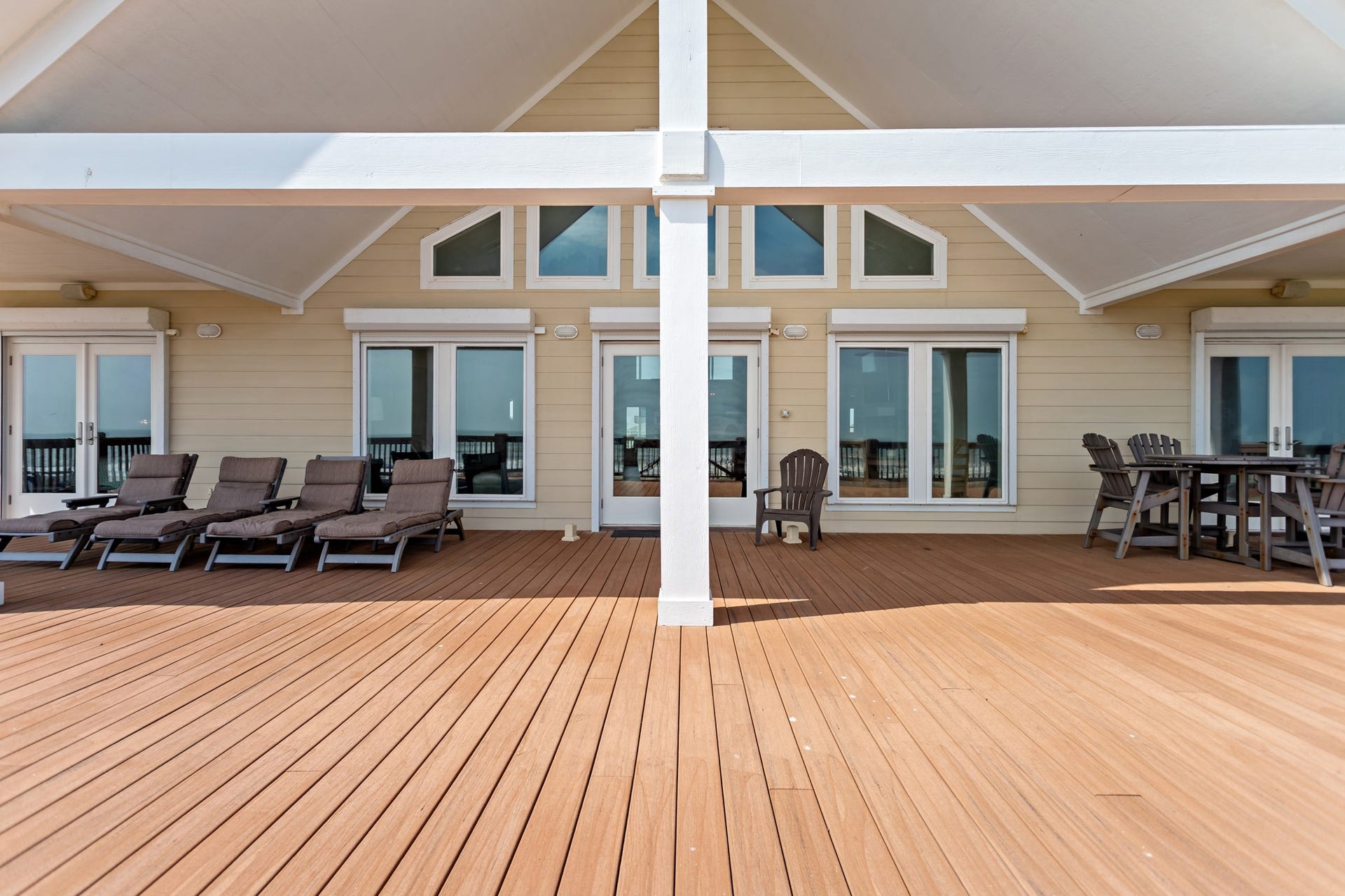2130 Gulf, Crystal Beach, TX 77650 2130 Gulf, Crystal Beach, TX 77650