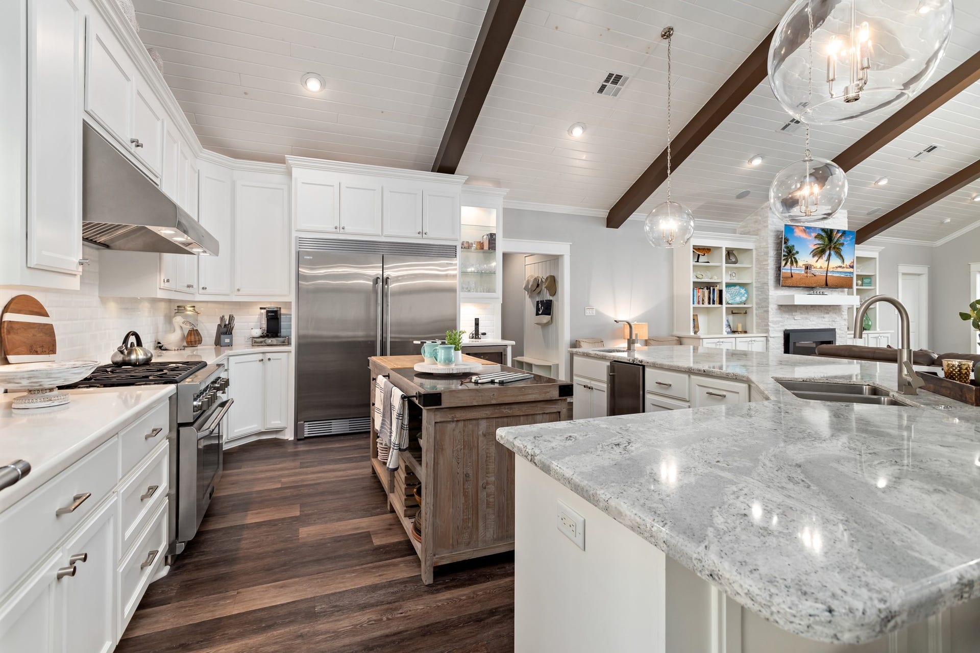 2130 Gulf, Crystal Beach, TX 77650 2130 Gulf, Crystal Beach, TX 77650