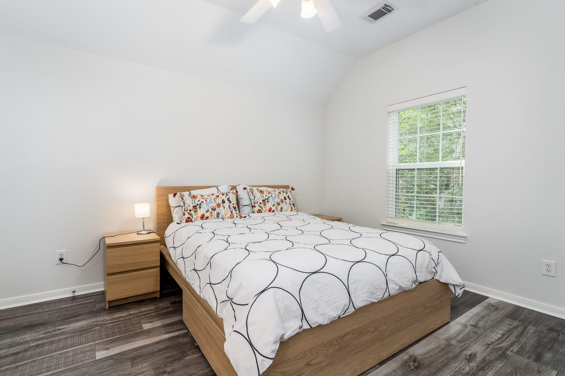11 Dahlia Trail Place, The Woodlands, TX 77382 Bedroom 4