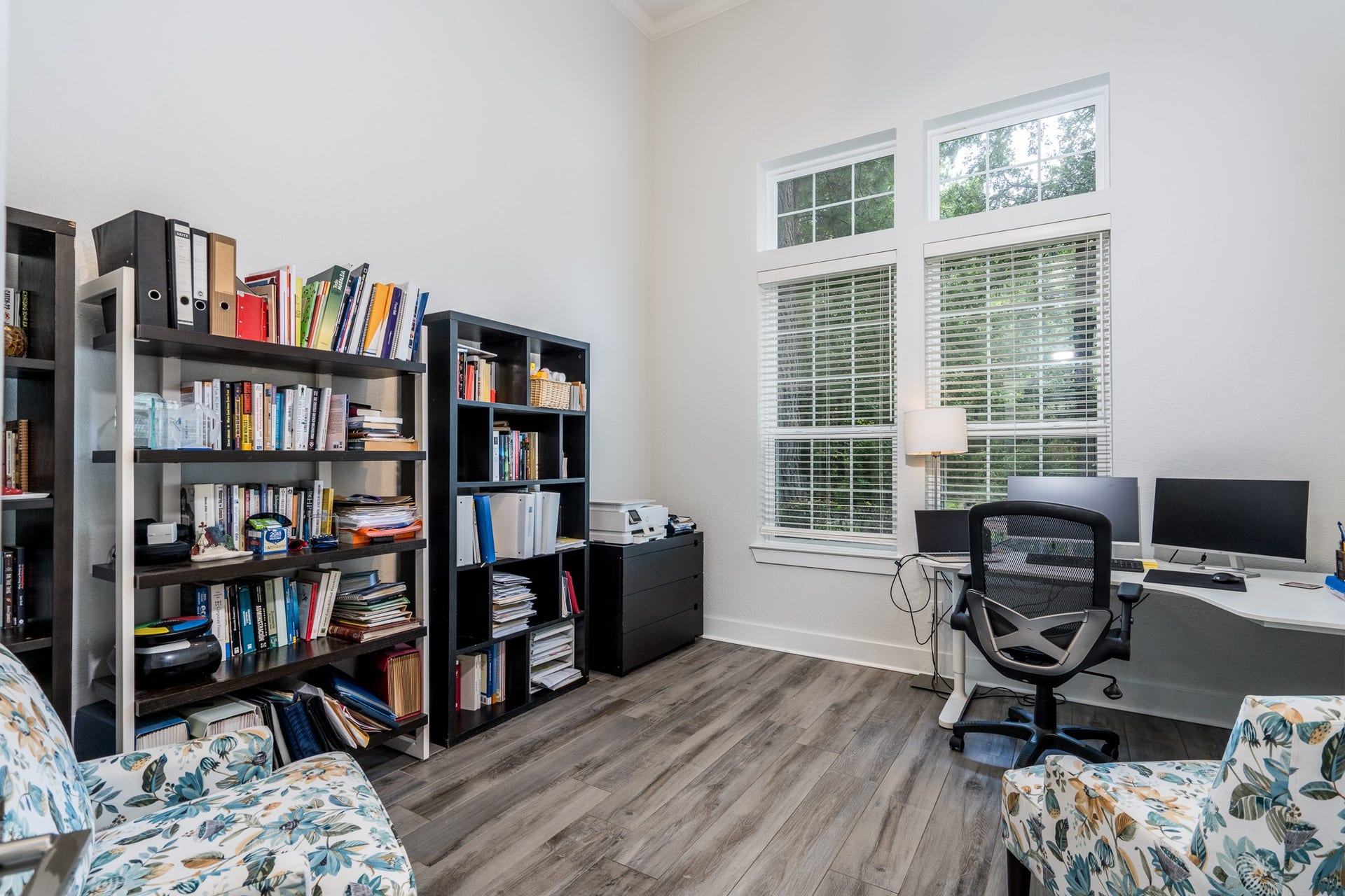 11 Dahlia Trail Place, The Woodlands, TX 77382 Office/Den