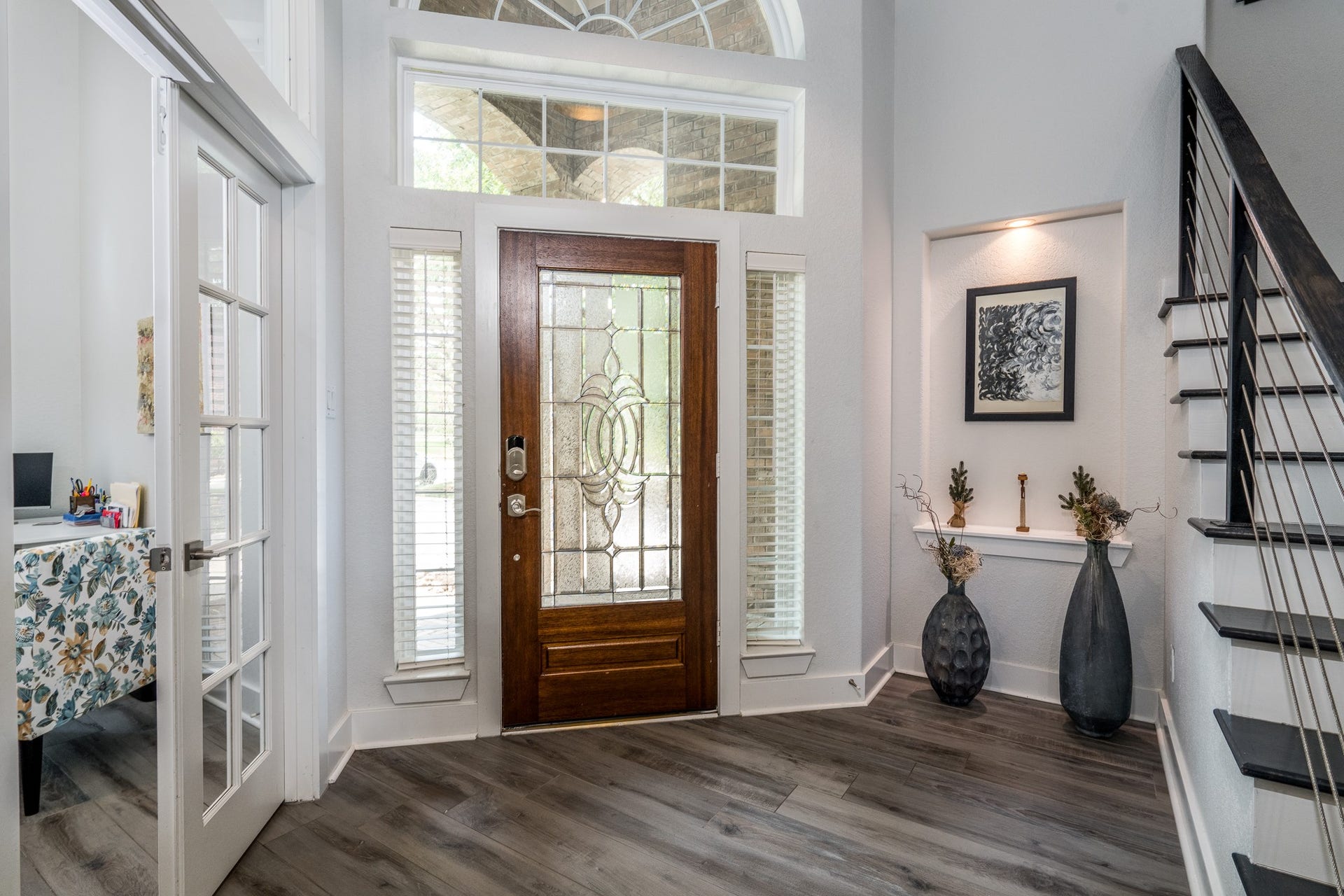 11 Dahlia Trail Place, The Woodlands, TX 77382 Foyer view 2
