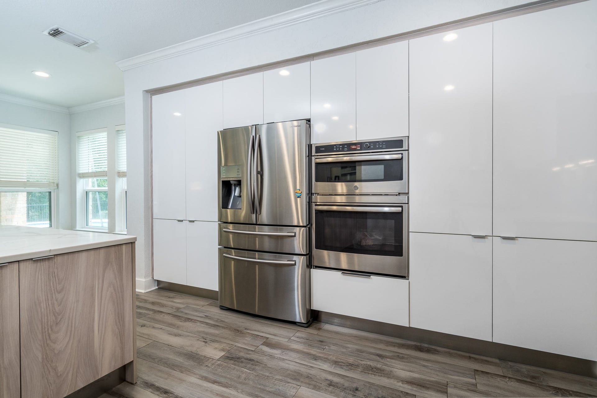 11 Dahlia Trail Place, The Woodlands, TX 77382 Kitchen View
