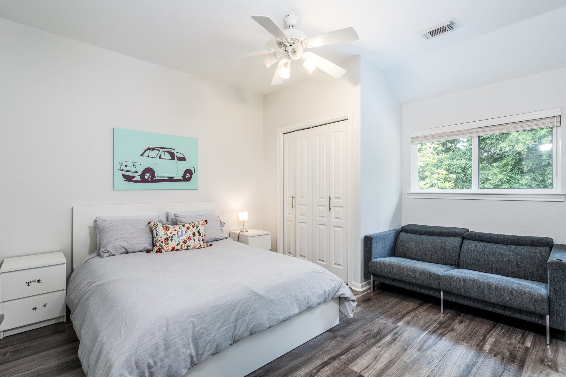 11 Dahlia Trail Place, The Woodlands, TX 77382 Bedroom 2