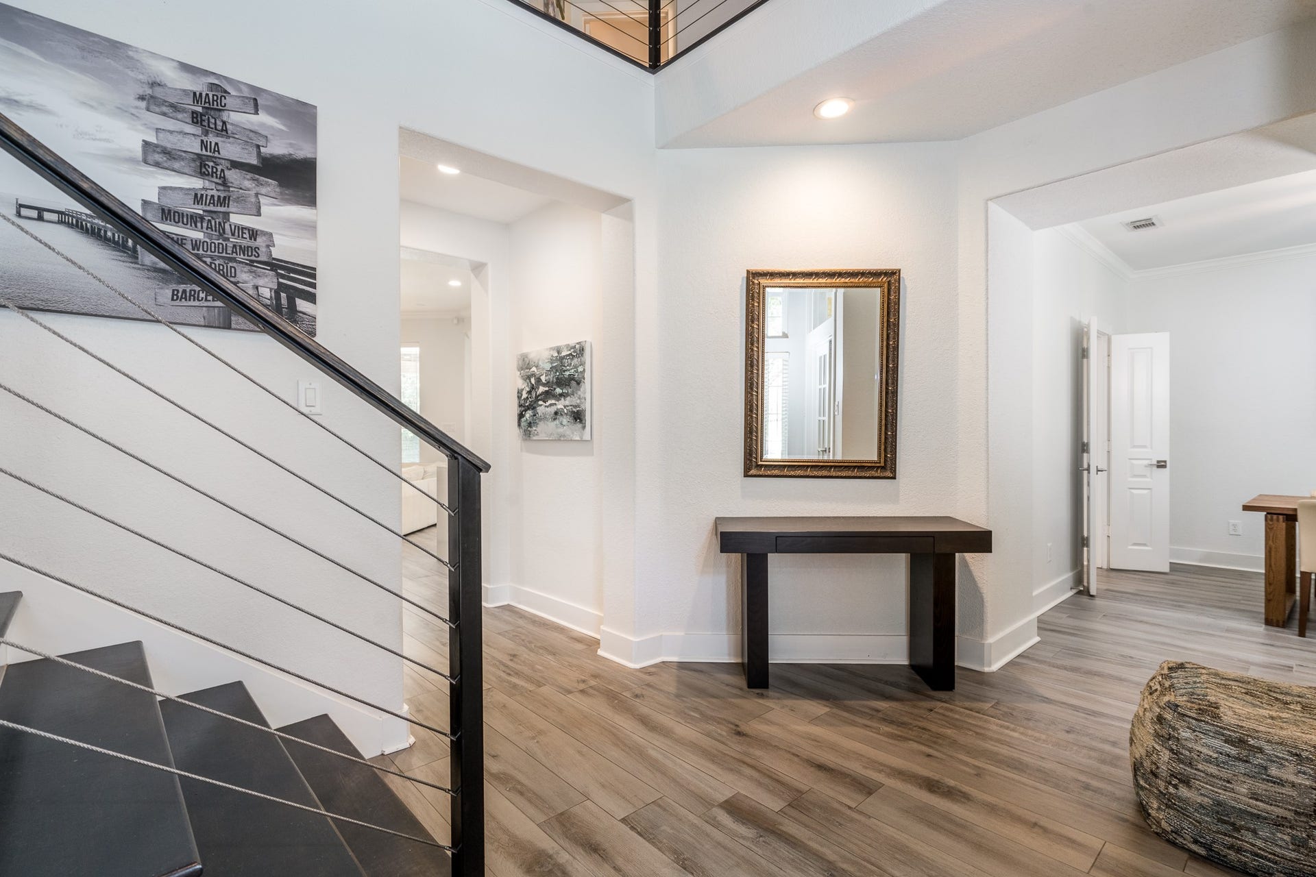 11 Dahlia Trail Place, The Woodlands, TX 77382 Foyer view 3