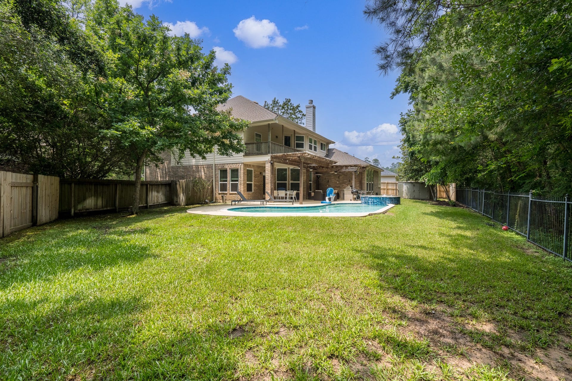 11 Dahlia Trail Place, The Woodlands, TX 77382 Backyard