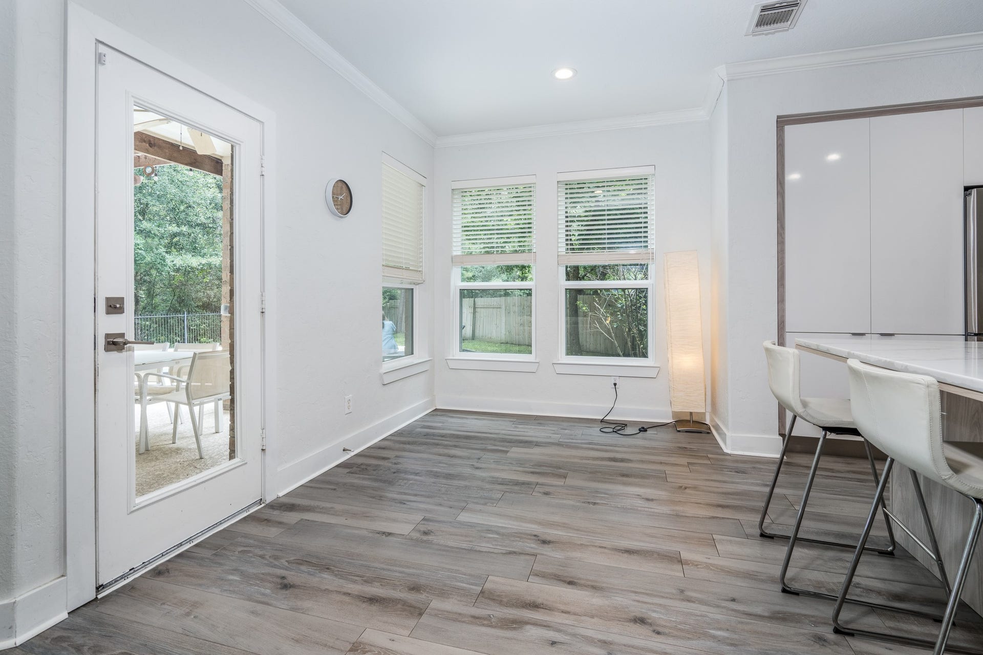 11 Dahlia Trail Place, The Woodlands, TX 77382 Breakfast Area